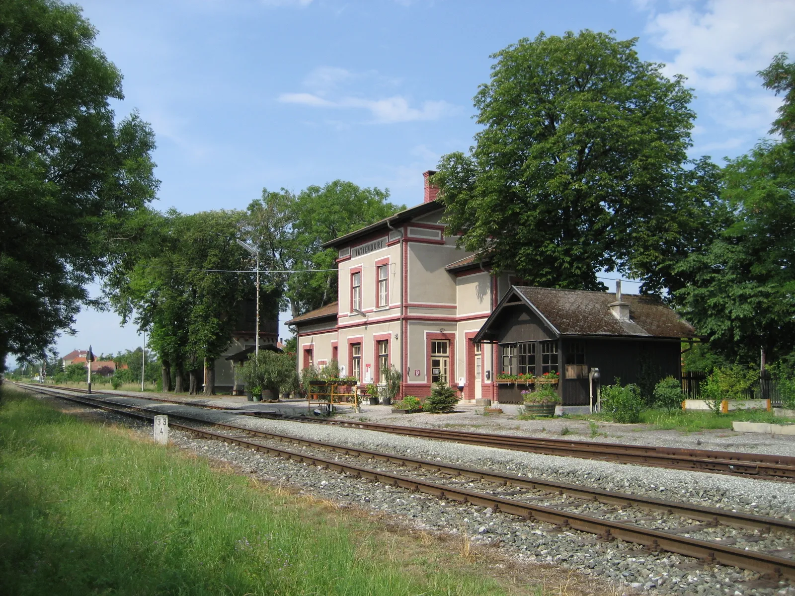 Photo showing: Tattendorf train station in Lower Austria