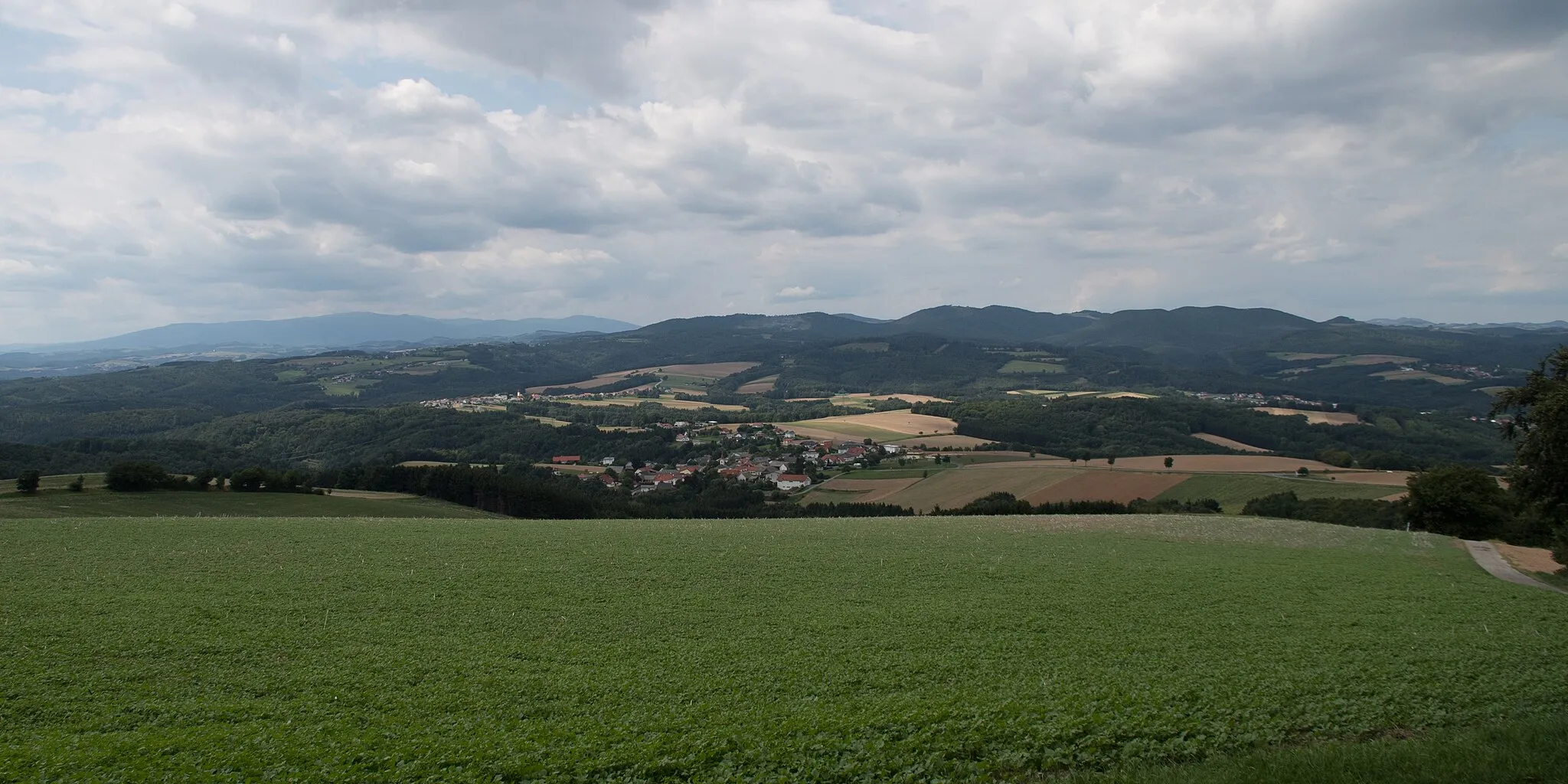 Photo showing: Blick vom Aussichtspunkt in Oberkohlstätten nach Norden in Richtung Unterkohlstätten