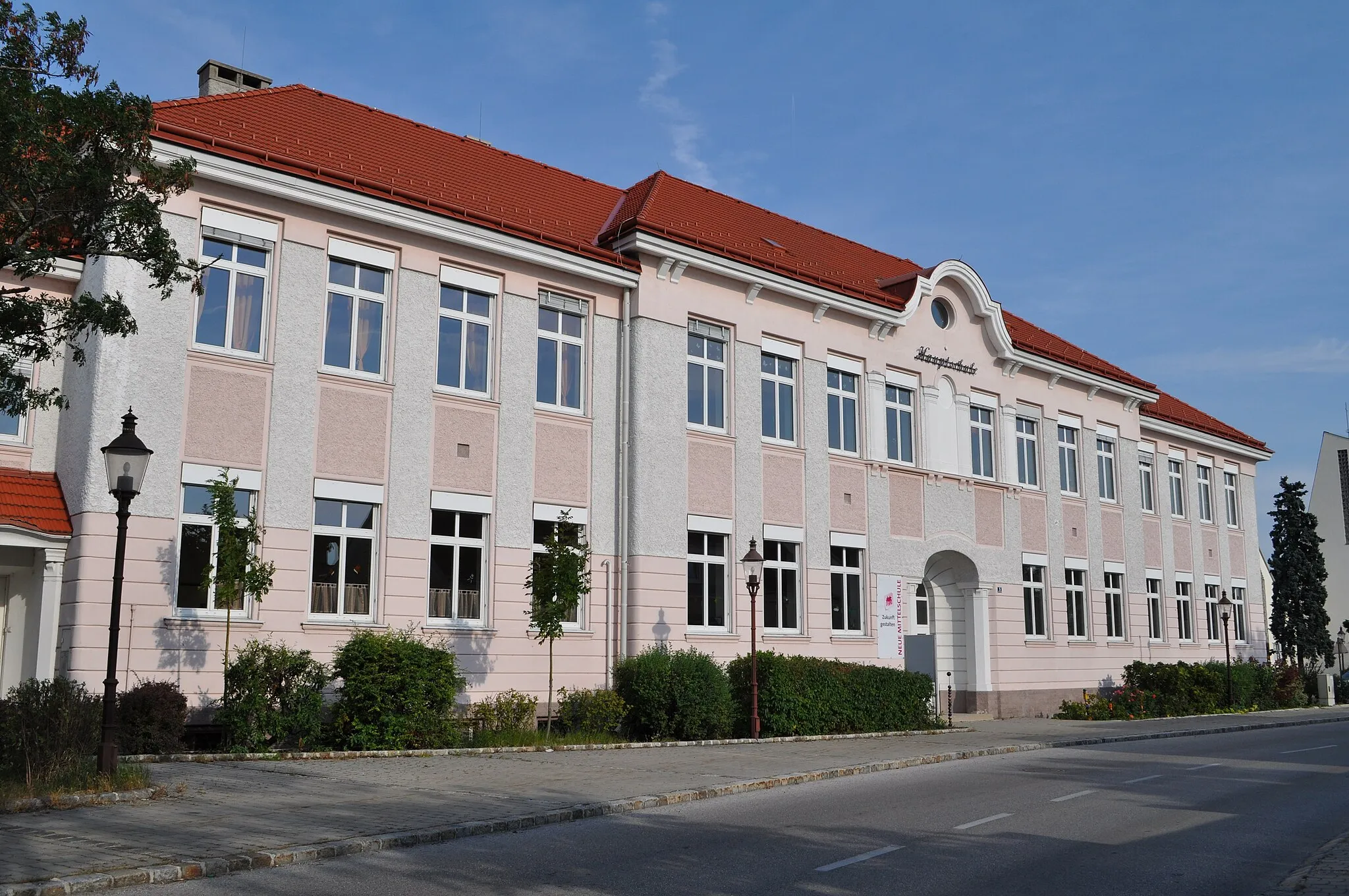 Photo showing: Hauptschule Felixdorf