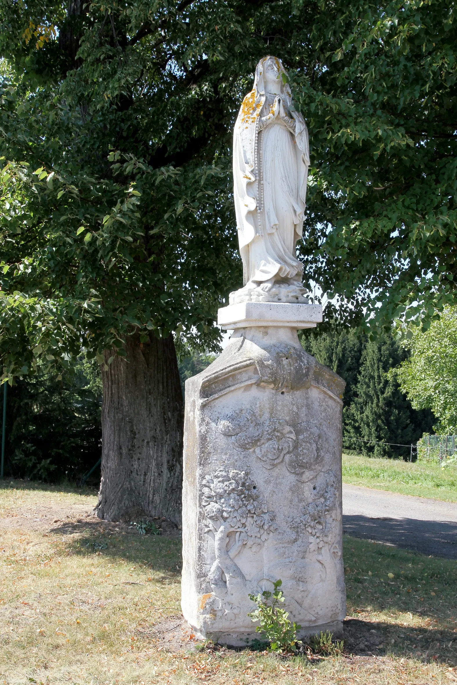 Photo showing: Figurenbildstock hl. Maria nächst dem Friedhof in Landsee, ein Ortsteil der burgenländischen Marktgemeinde Markt Sankt Martin.