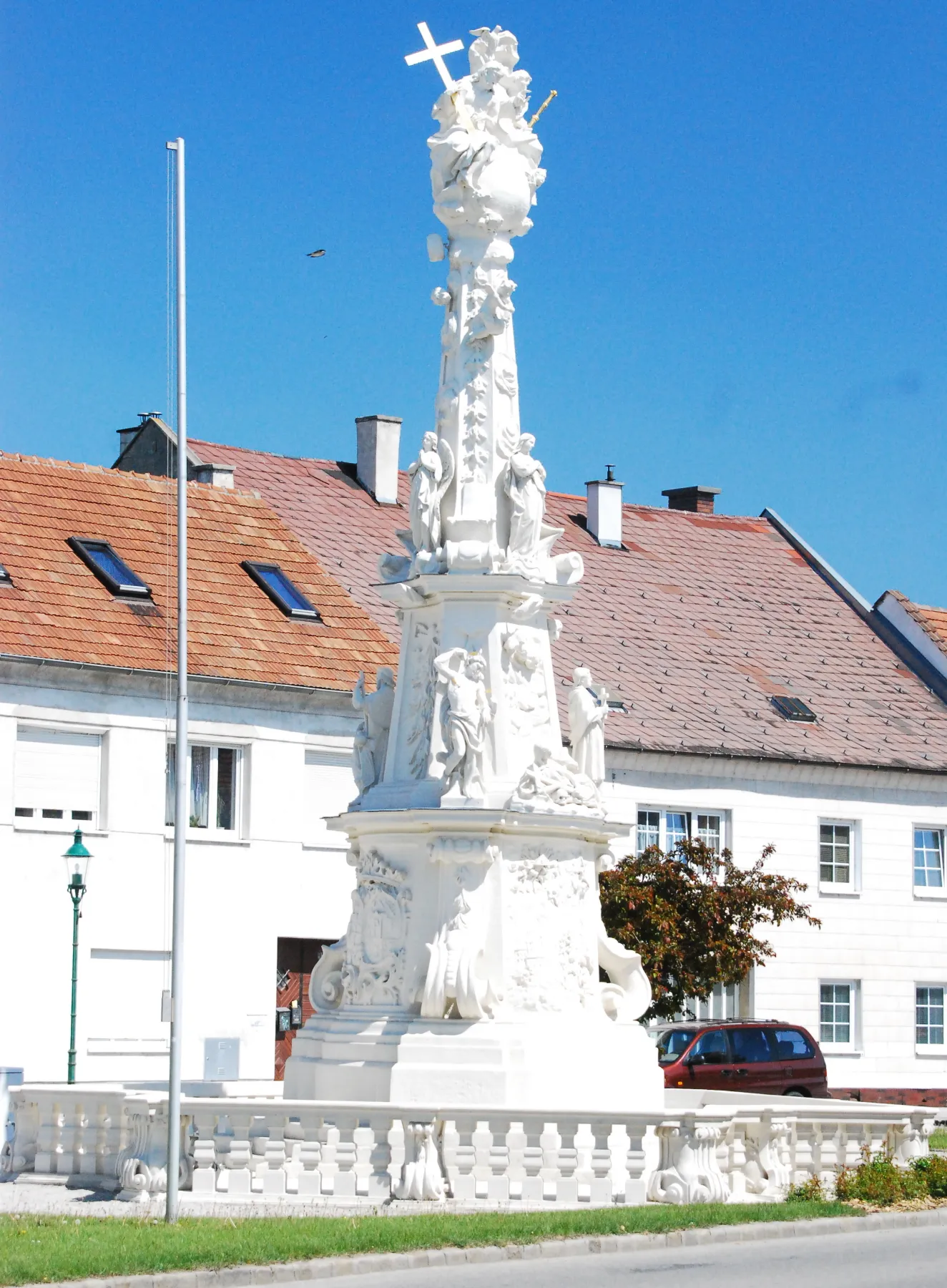 Photo showing: Dreifaltigkeitssäule auf dem Hauptplatz von Ebenfurth in Niederösterreich