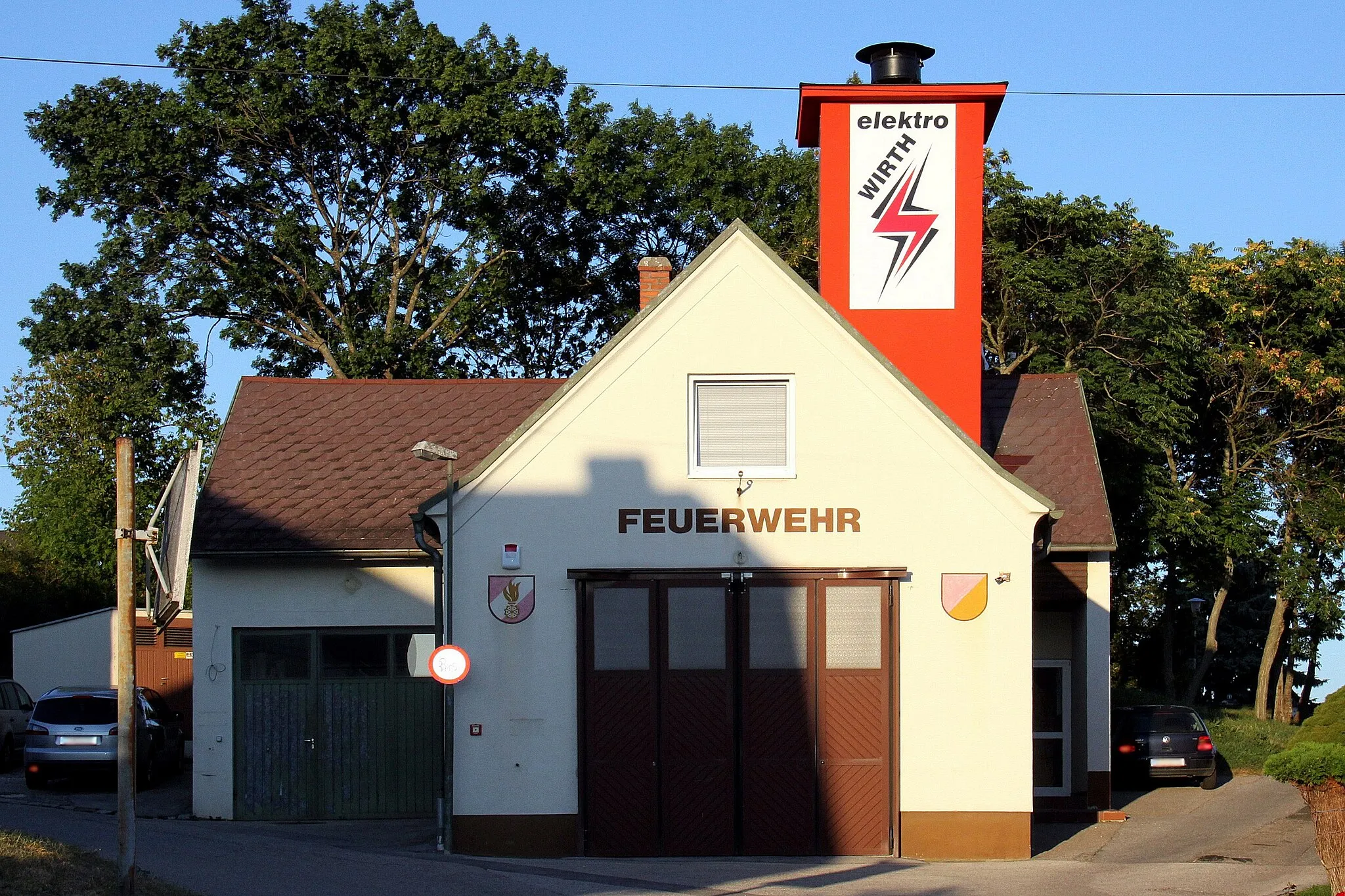 Photo showing: Old firestation - Steinbrunn