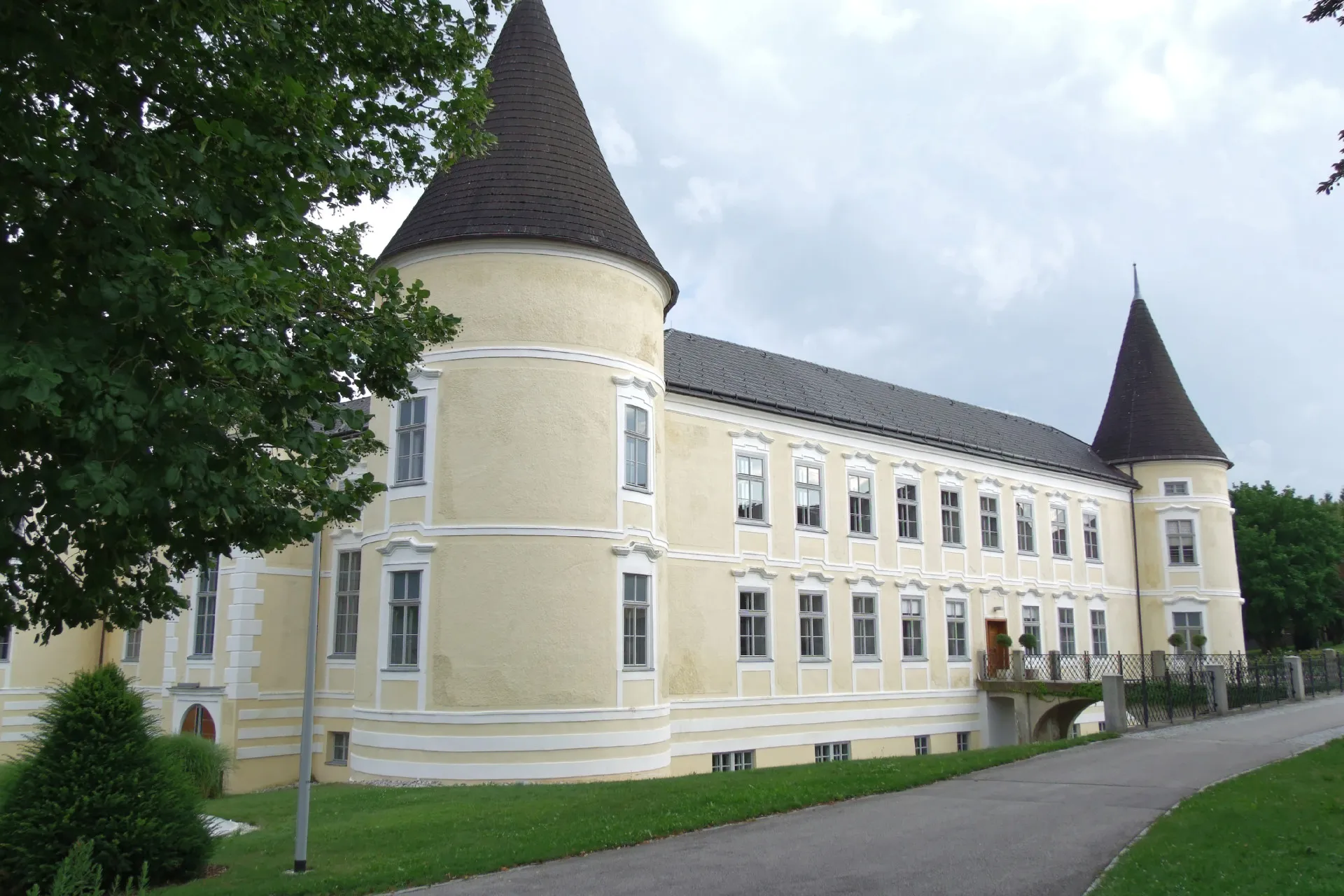 Photo showing: Schloss Weinzierl/ Höhere landwirtschaftl. Bundeslehranstalt Francisco-Josephinum