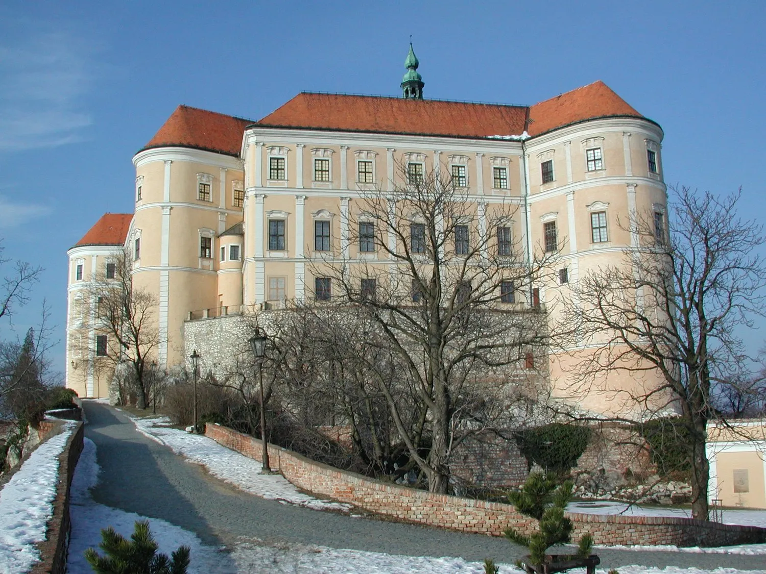 Photo showing: Castle of Mikulov in southern Moravia, Czech Republic