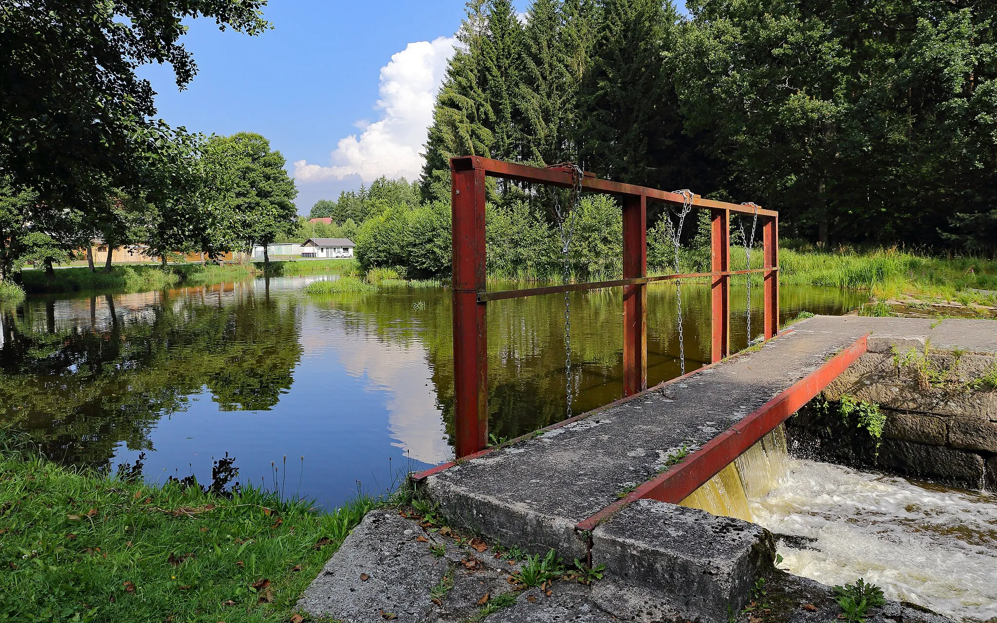 Photo showing: Wehr am Braunaubach in Eugenia (Gemeinde Schrems)