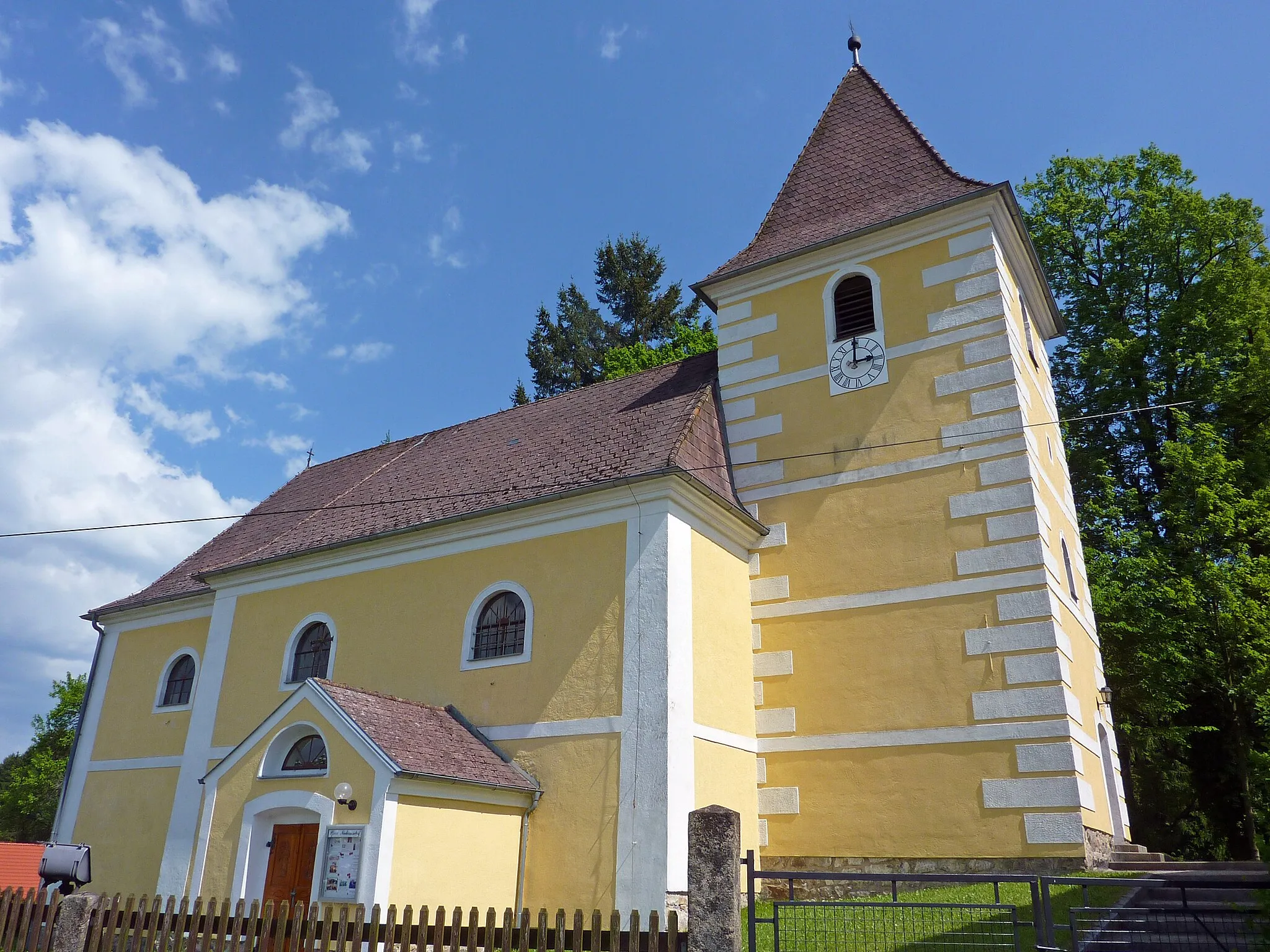 Photo showing: Pfarrkirche Niedernondorf, Waldhausen, Niederösterreich

This media shows the protected monument with the number 55156 in Austria. (Commons, de, Wikidata)