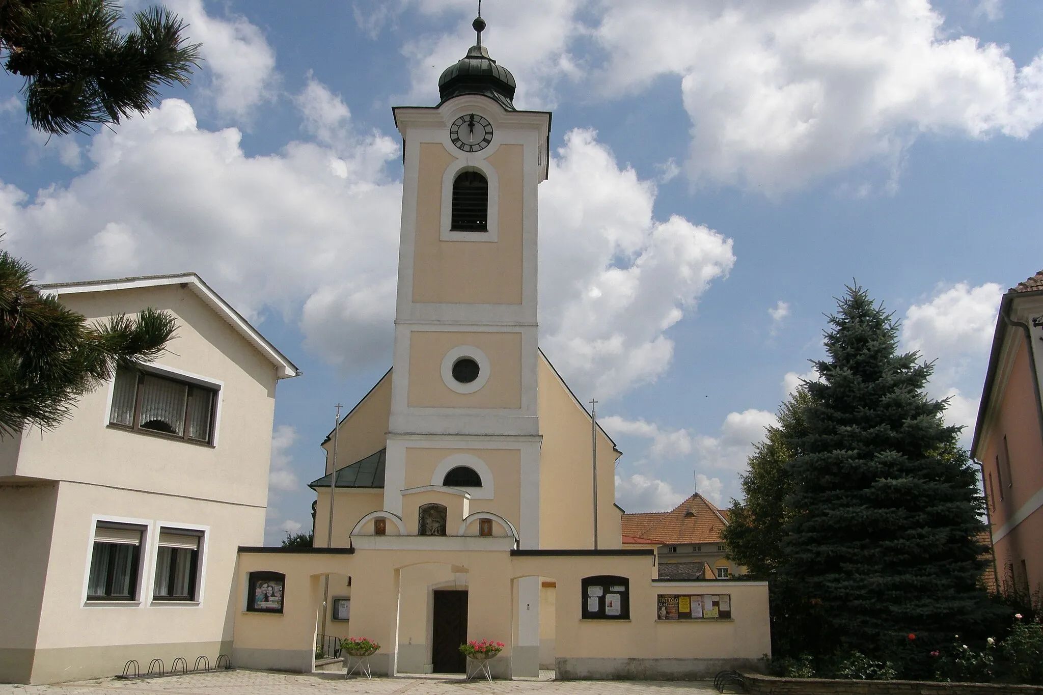 Photo showing: Die Pfarrkirche in Bernhardsthal