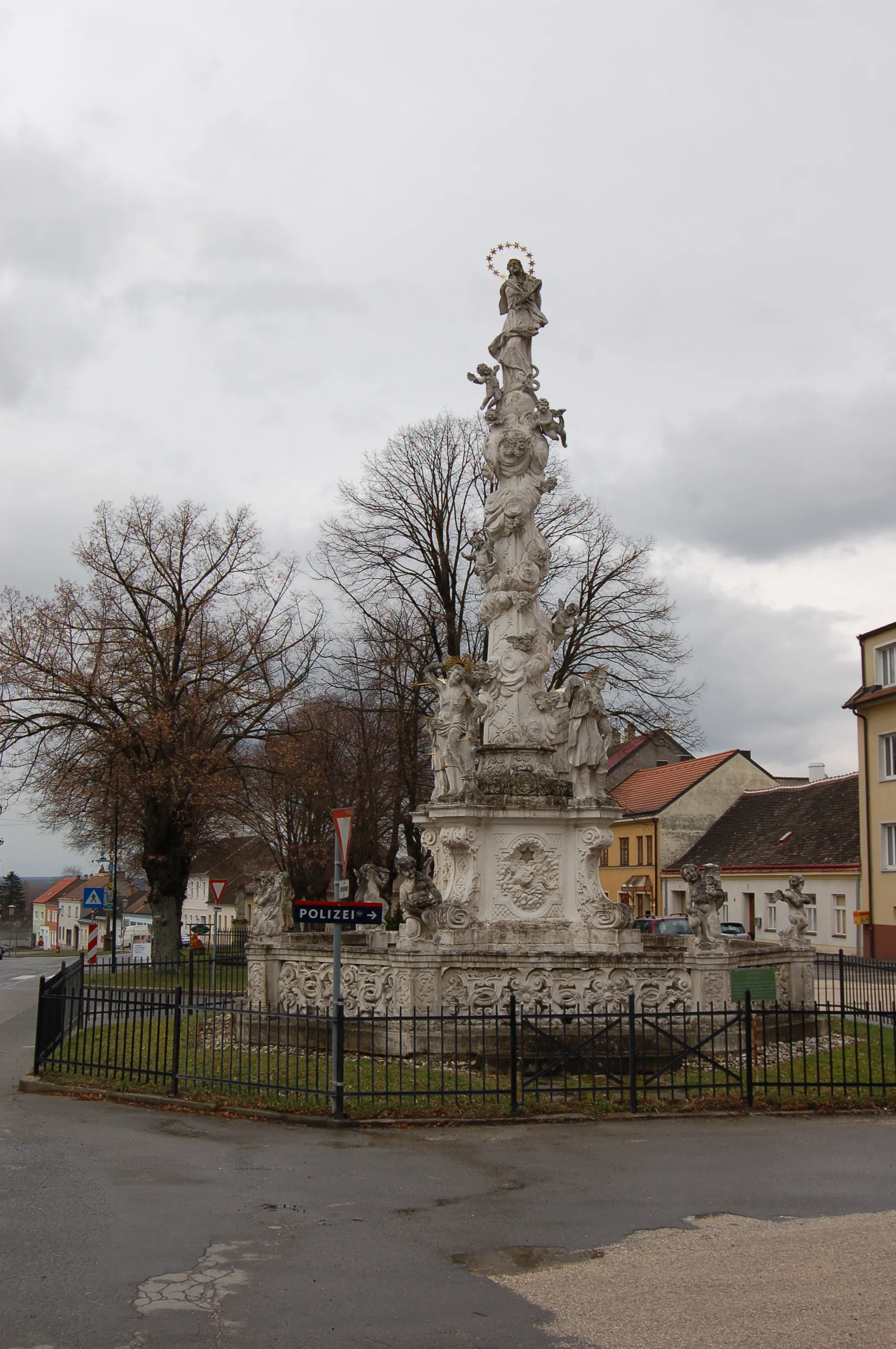 Photo showing: Immaculate Virgin Memorial Column at Ernstbrunn Main square, Lower Austria