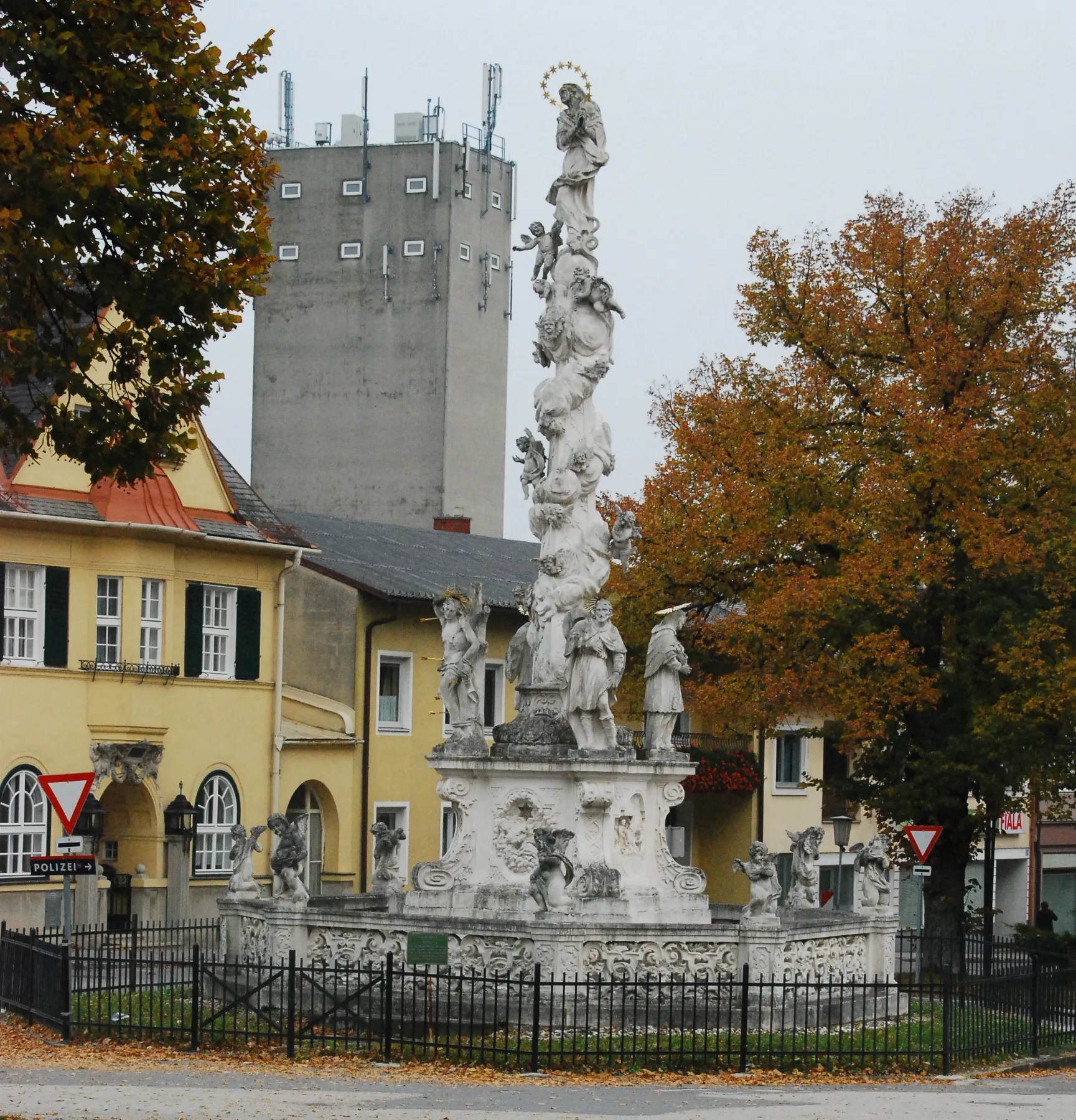 Photo showing: Dreifaltigkeitssäule in Ernstbrunn (Niederösterreich)