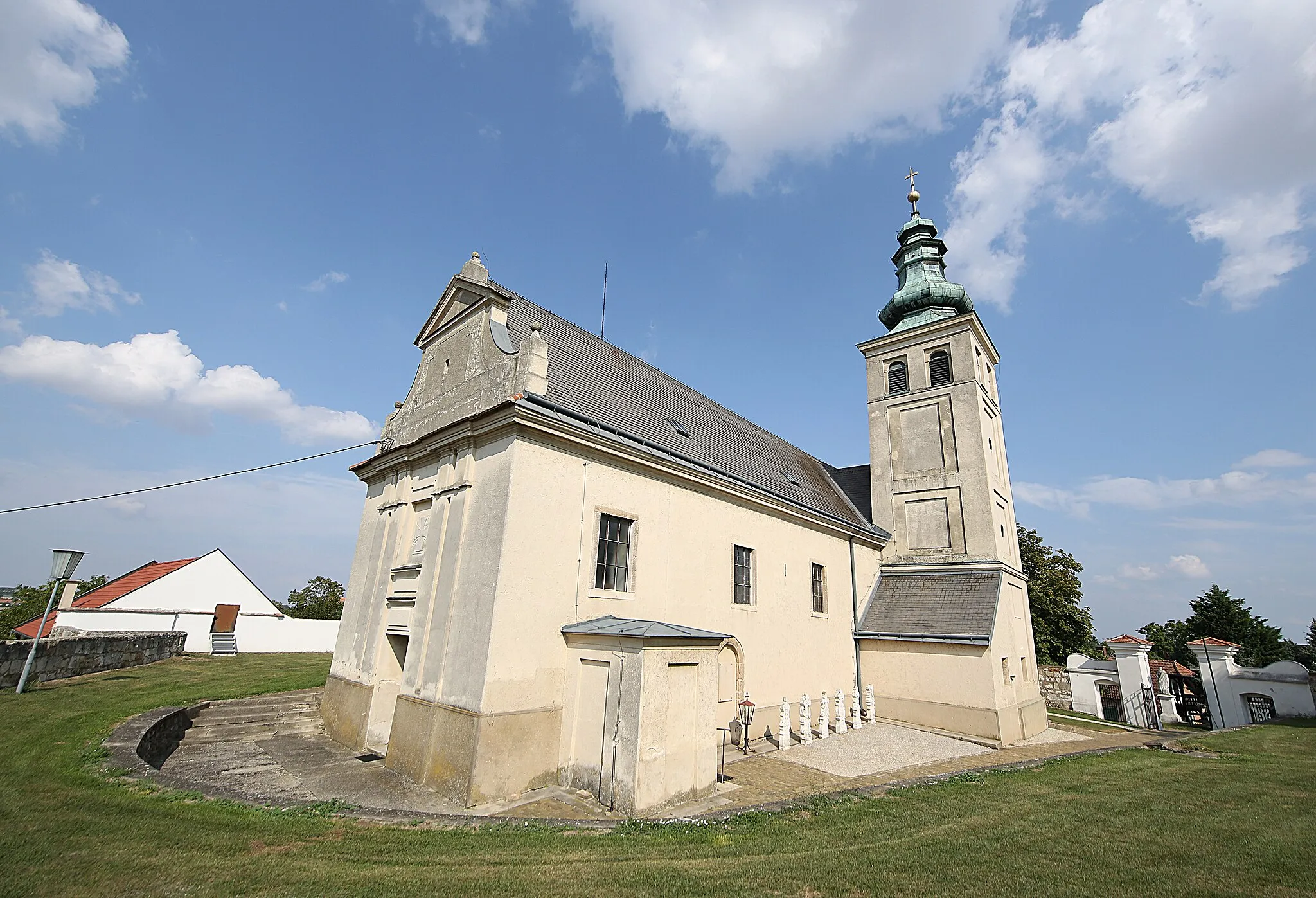 Photo showing: Catholic parish church at Palterndorf, municipality Palterndorf-Dobermannsdorf, Lower Austria, Austria