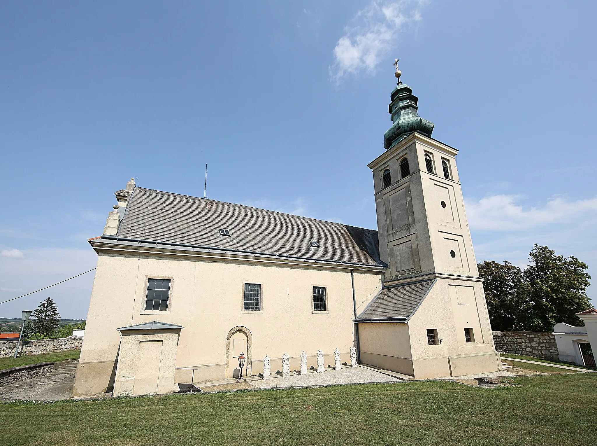 Photo showing: Catholic parish church at Palterndorf, municipality Palterndorf-Dobermannsdorf, Lower Austria, Austria