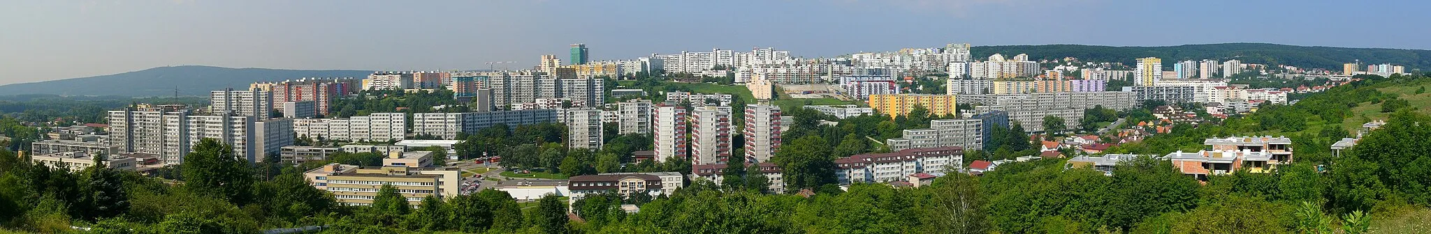 Photo showing: Panorama of Dlhé diely quarter in Bratislava from the Staré grunty street, July 2008