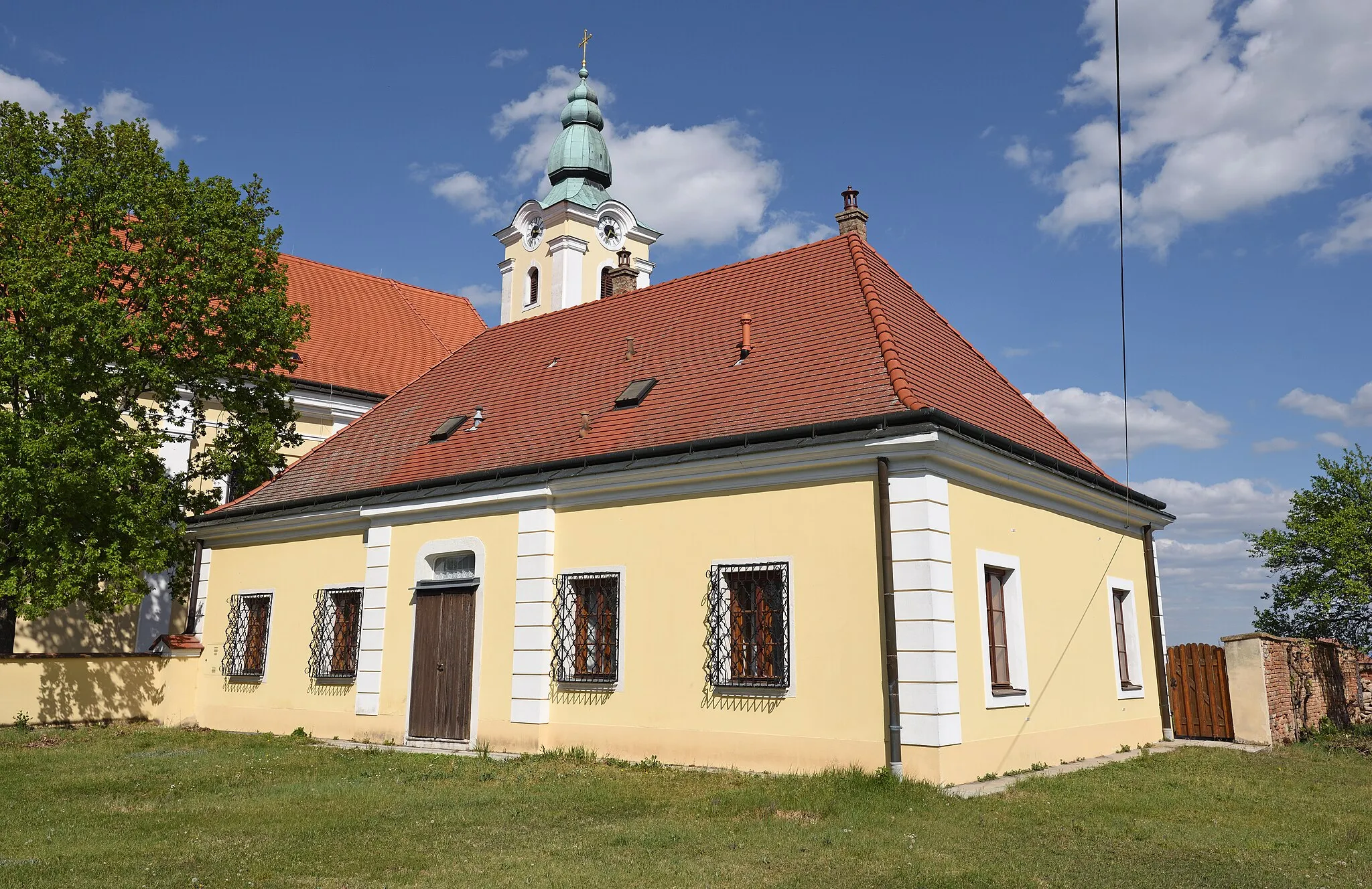 Photo showing: Rectory at Großinzersdorf, municipality Zistersdorf, Lower Austria, Austria