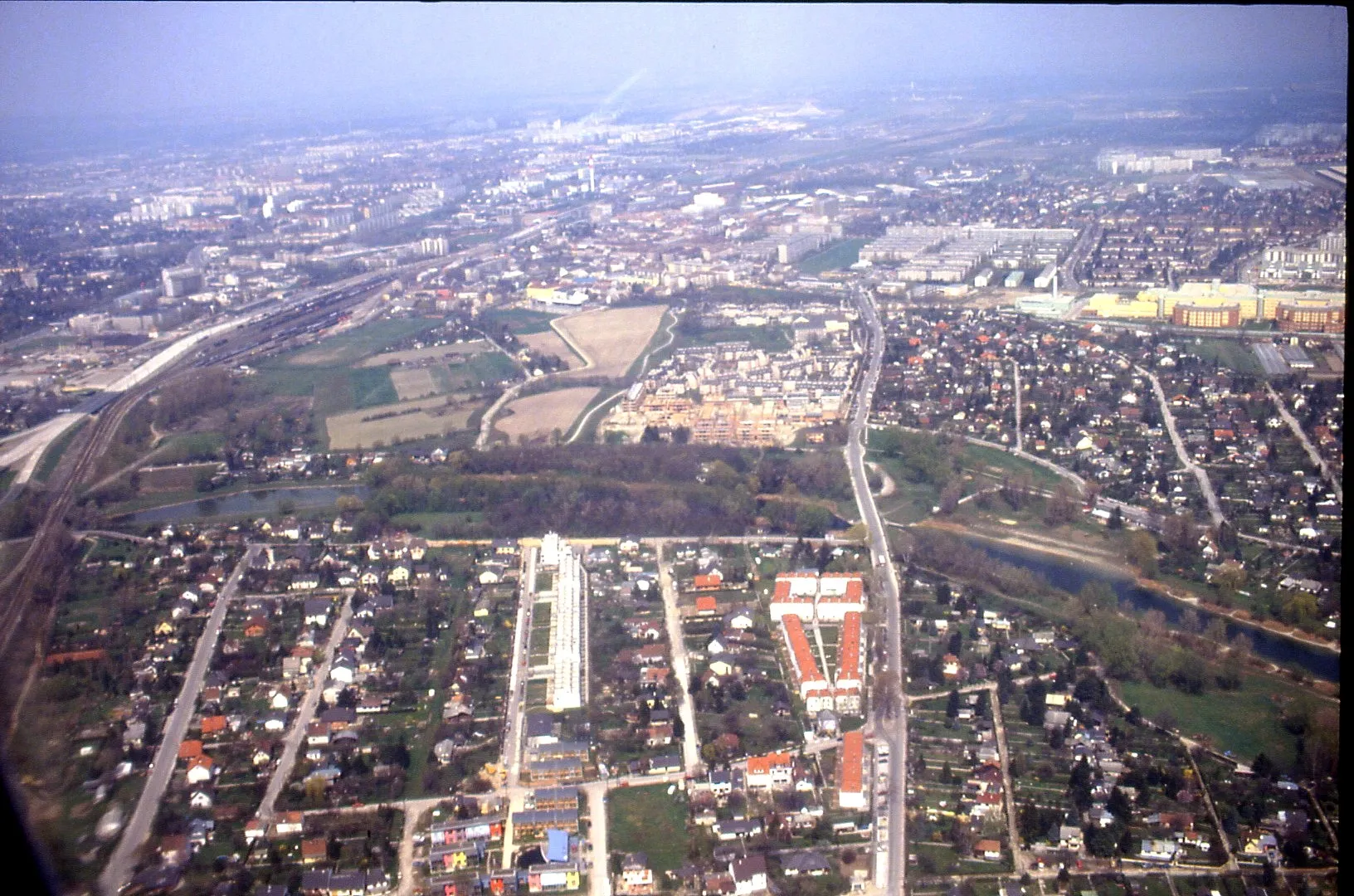 Photo showing: Luftbild von Wien - Stadlau; Details siehe Dateiname