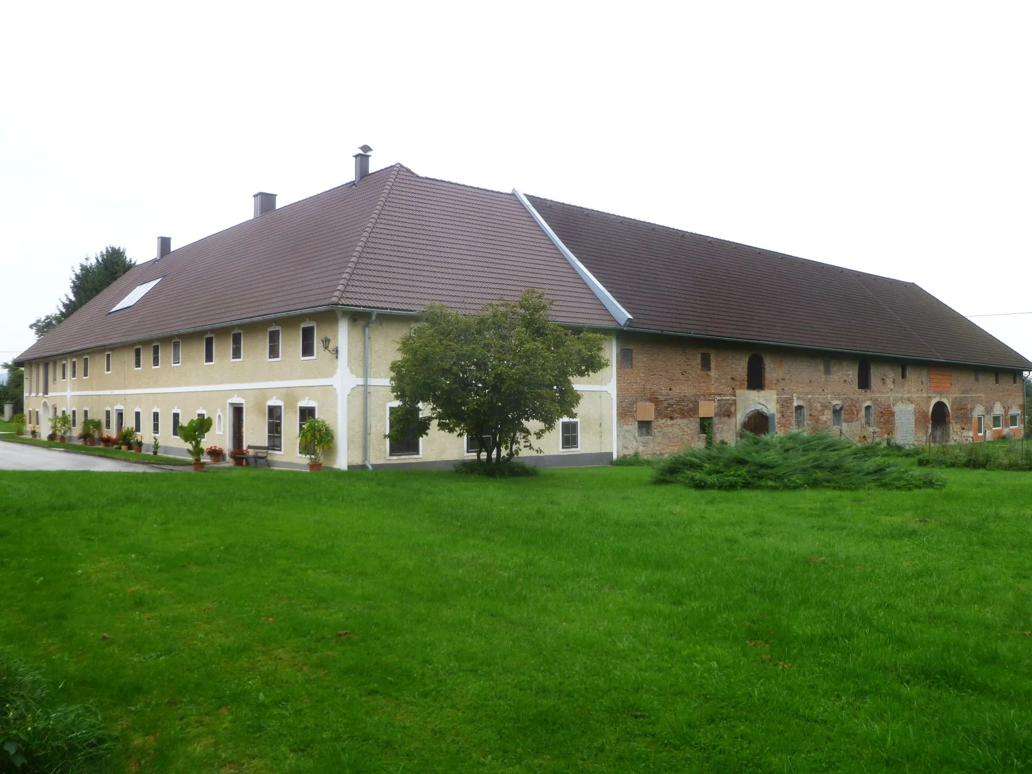 Photo showing: Schloss Ramingdorf: Meierhof