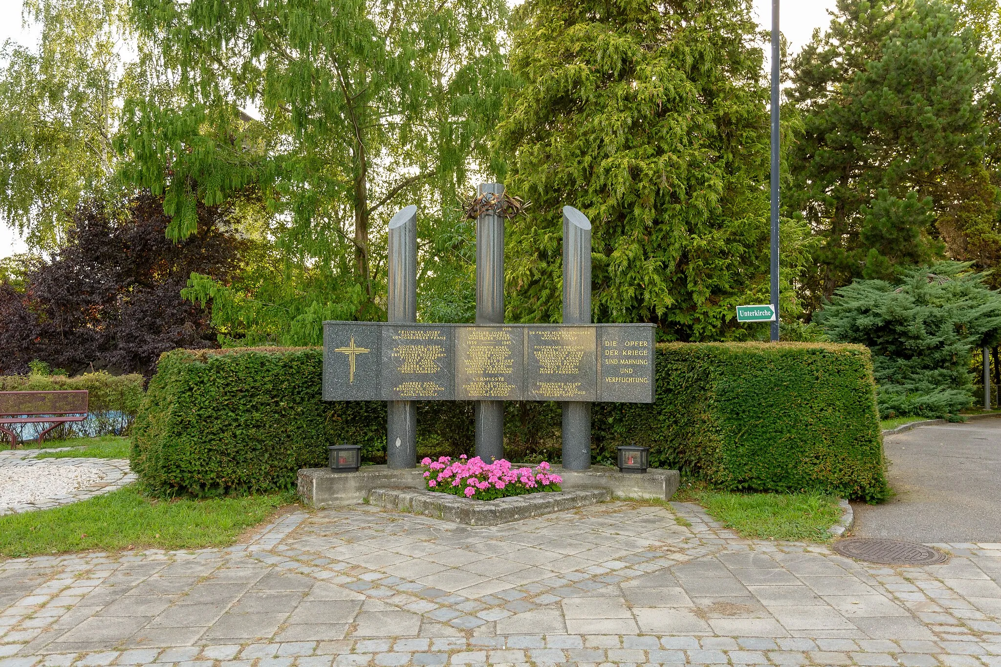 Photo showing: Kriegsdenkmal am Kirchenplatz, Prinzersdorf