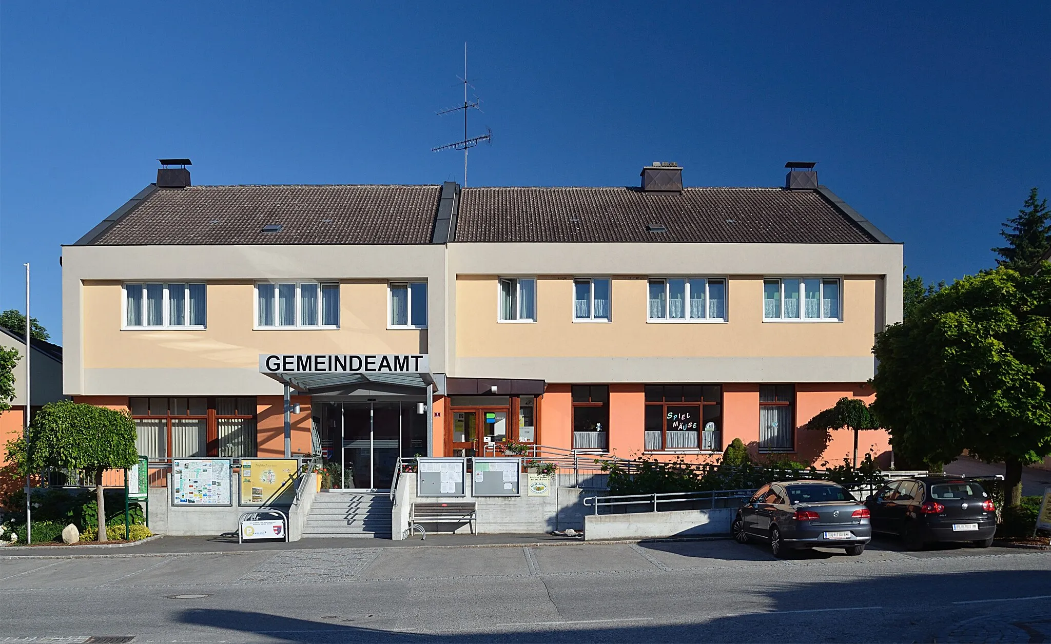 Photo showing: Municipal office in Nußdorf ob der Traisen, Lower Austria.