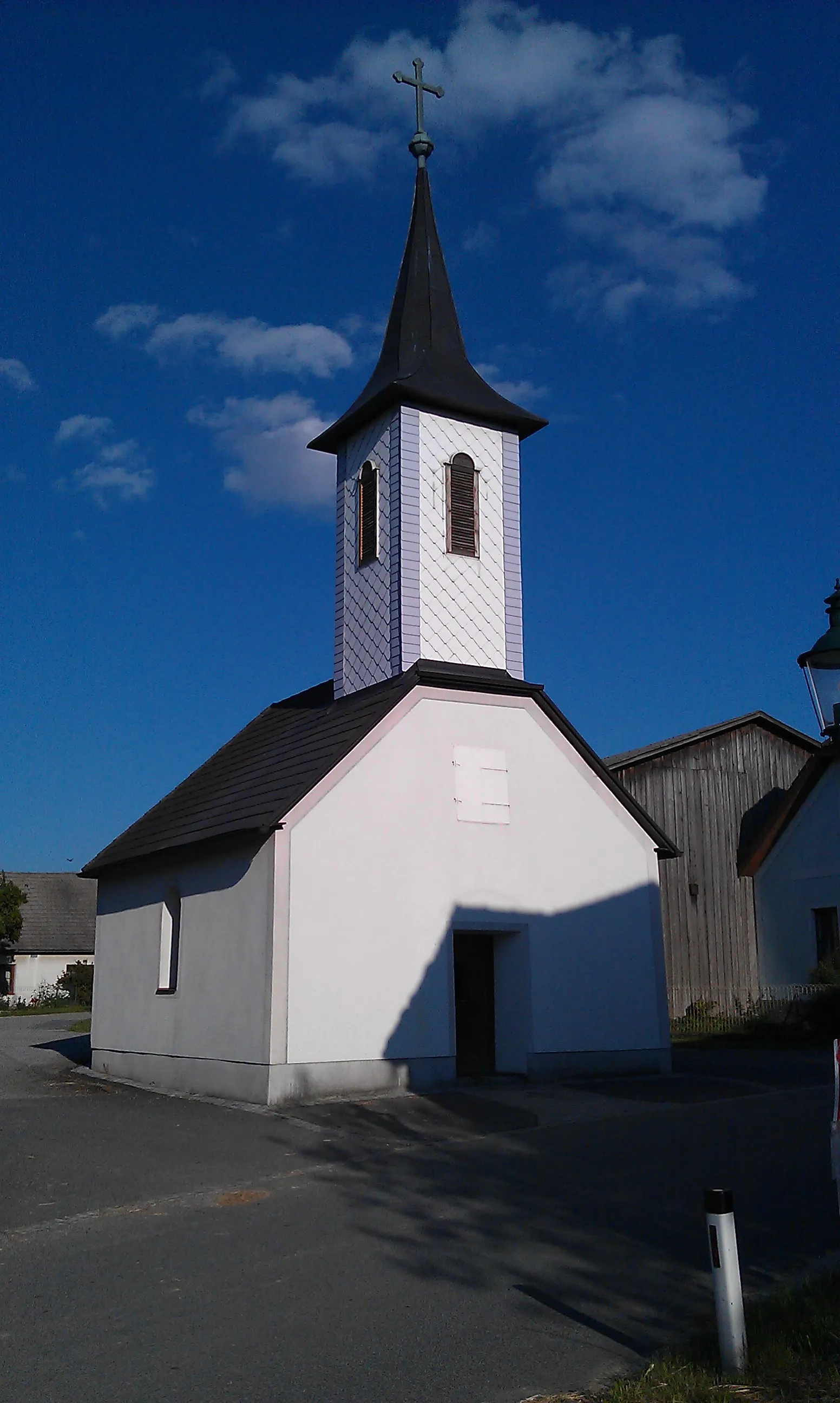 Photo showing: View on Chapel in Kleinnondorf near Grafenschlag, Austria