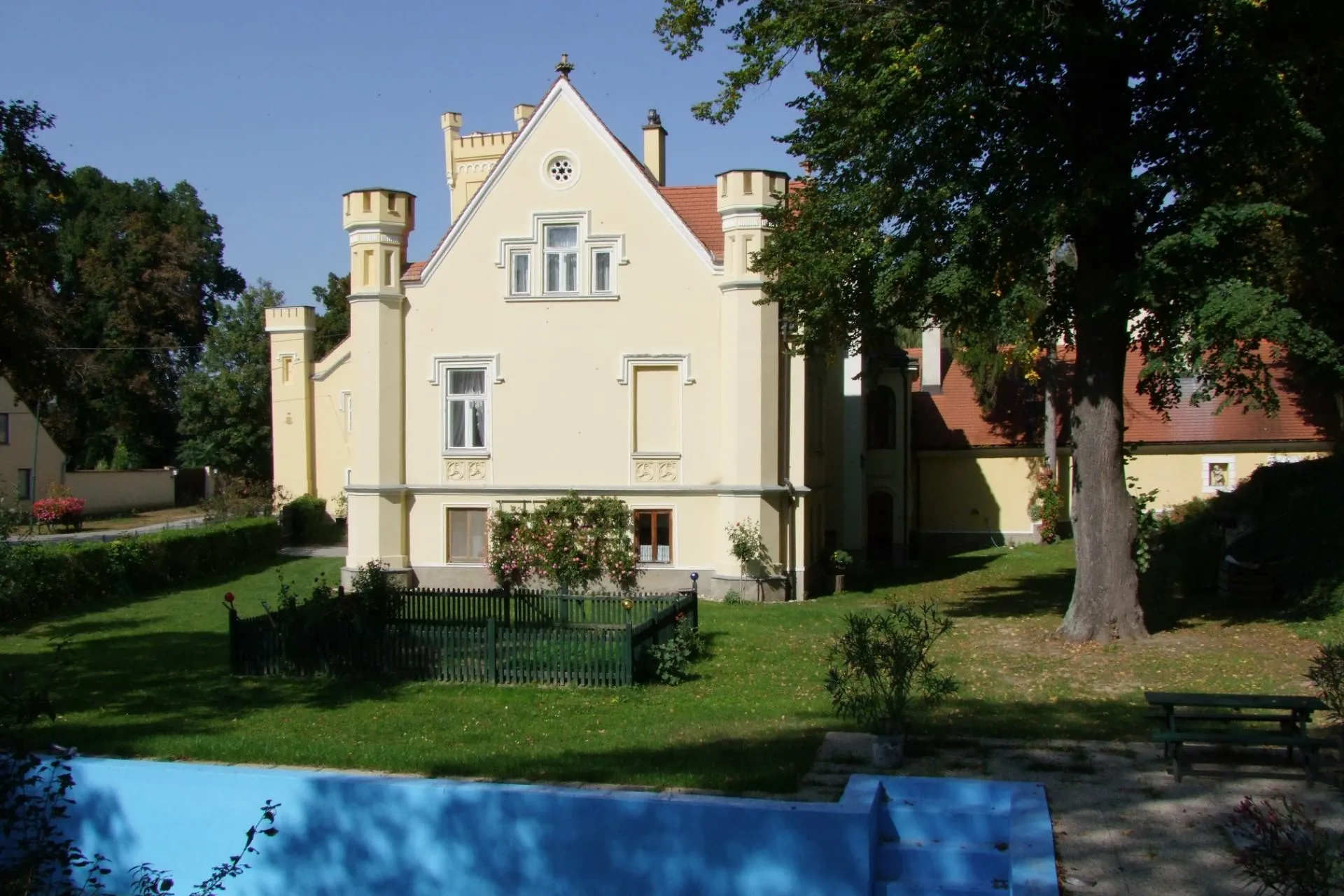 Photo showing: Schloss Nexing