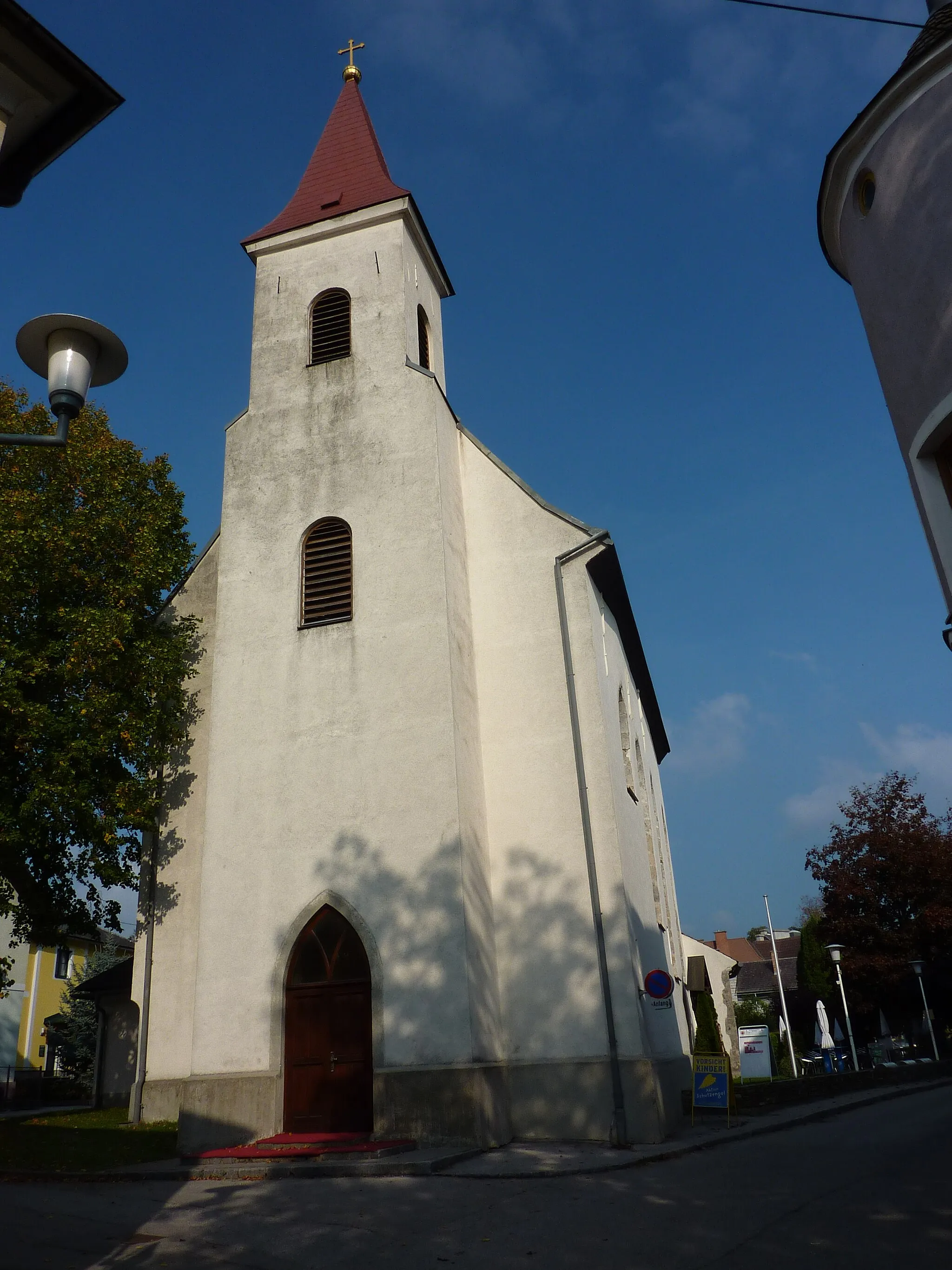 Photo showing: Pfarrkirche Rohrbach an der Gölsen, Niederösterreich

This media shows the protected monument with the number 24928 in Austria. (Commons, de, Wikidata)