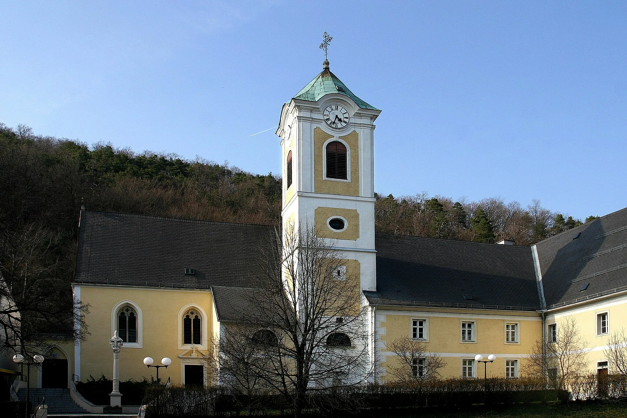 Photo showing: Parish church Maria Himmelfahrt - Forchtenstein