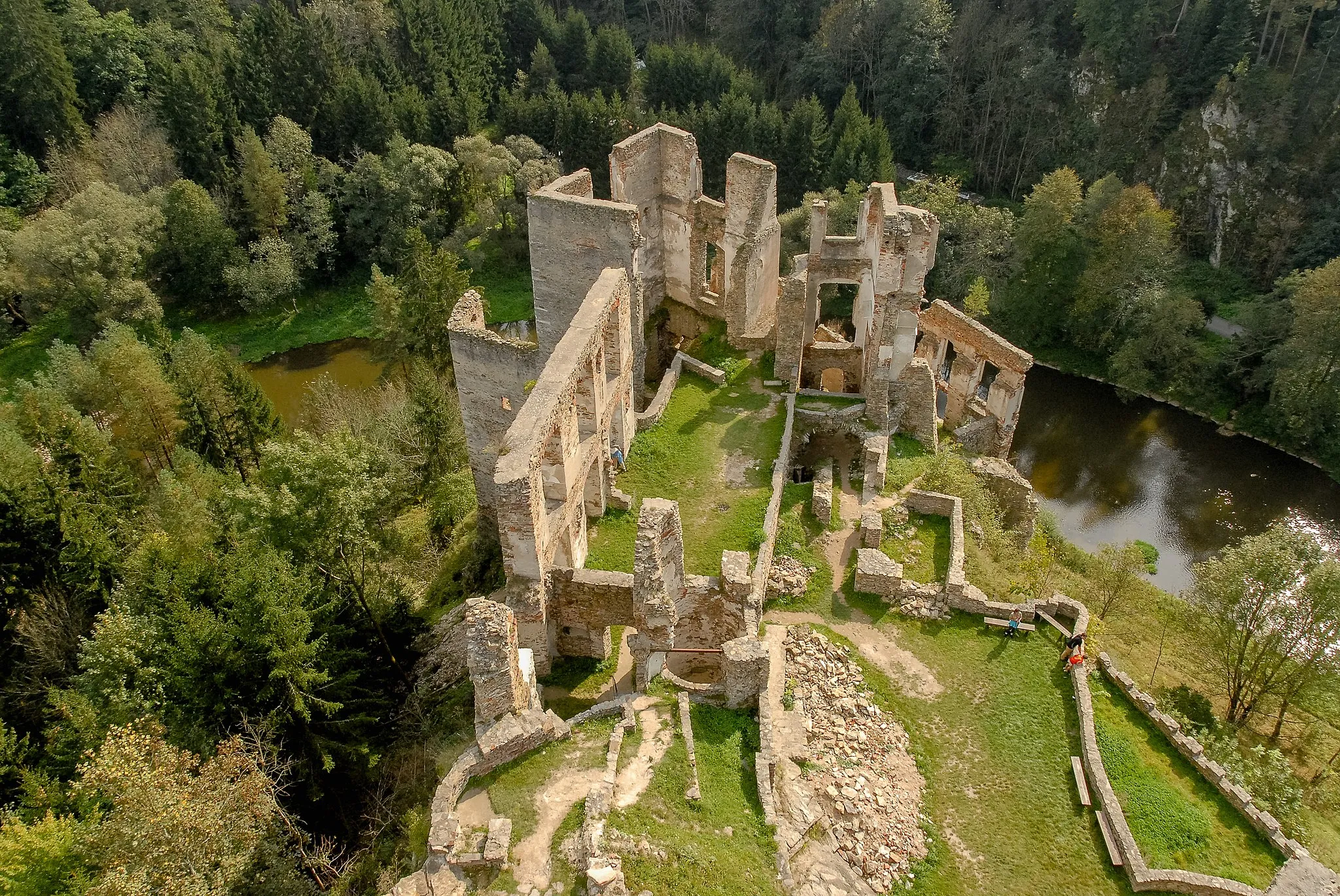 Photo showing: Burgruine Kollmitz mit sog. Böhmischer Mauer