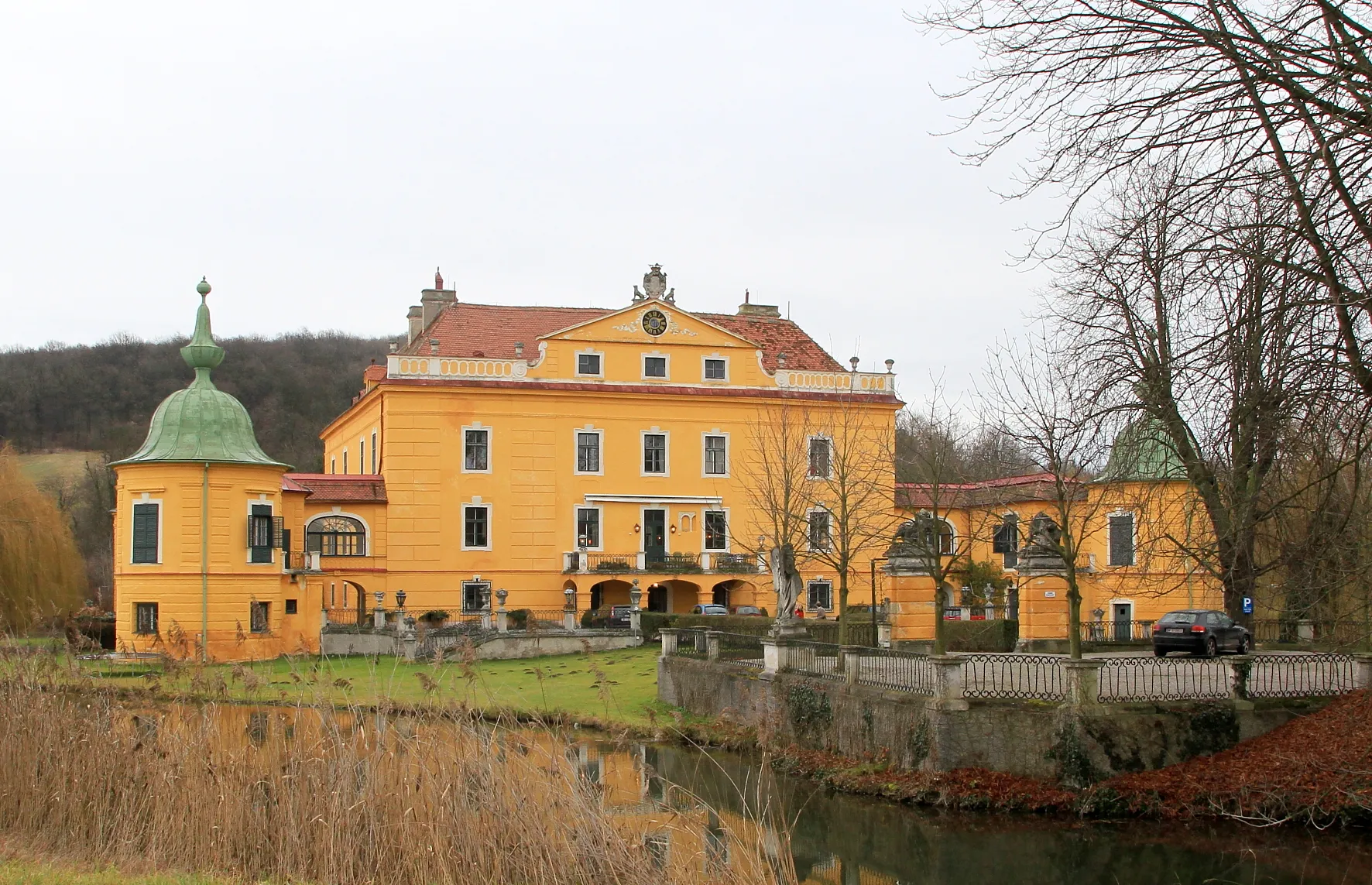 Photo showing: Das Schloss Wasserburg in Wasserburg, ein Ort der niederösterreichischen Stadt St. Pölten.