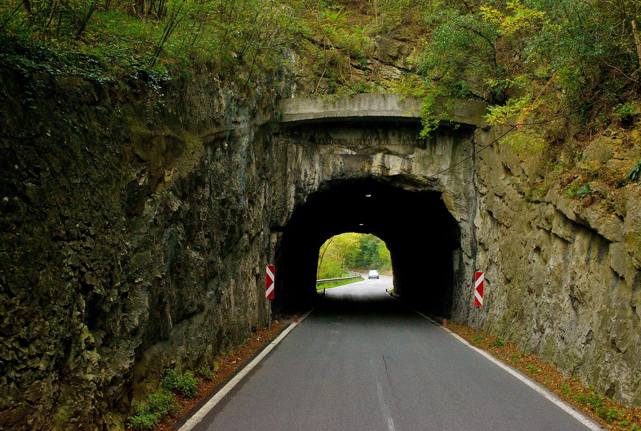 Photo showing: This media shows the natural monument in Lower Austria with the ID BN-001 (Felsdurchbruch (Urtlstein)).