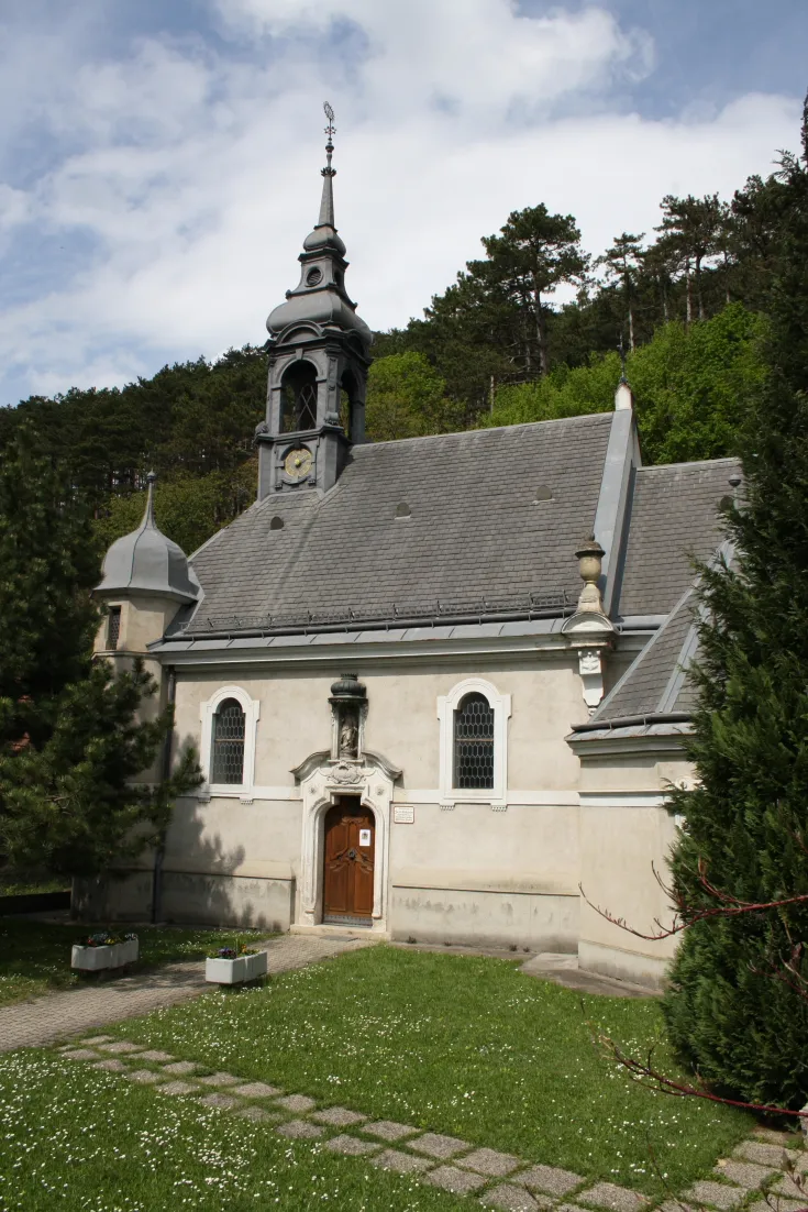 Photo showing: Filialkirche zur hl. Katharina in Fahrafeld, einer Ortschaft der niederöstereichischen  Gemeinde Pottenstein