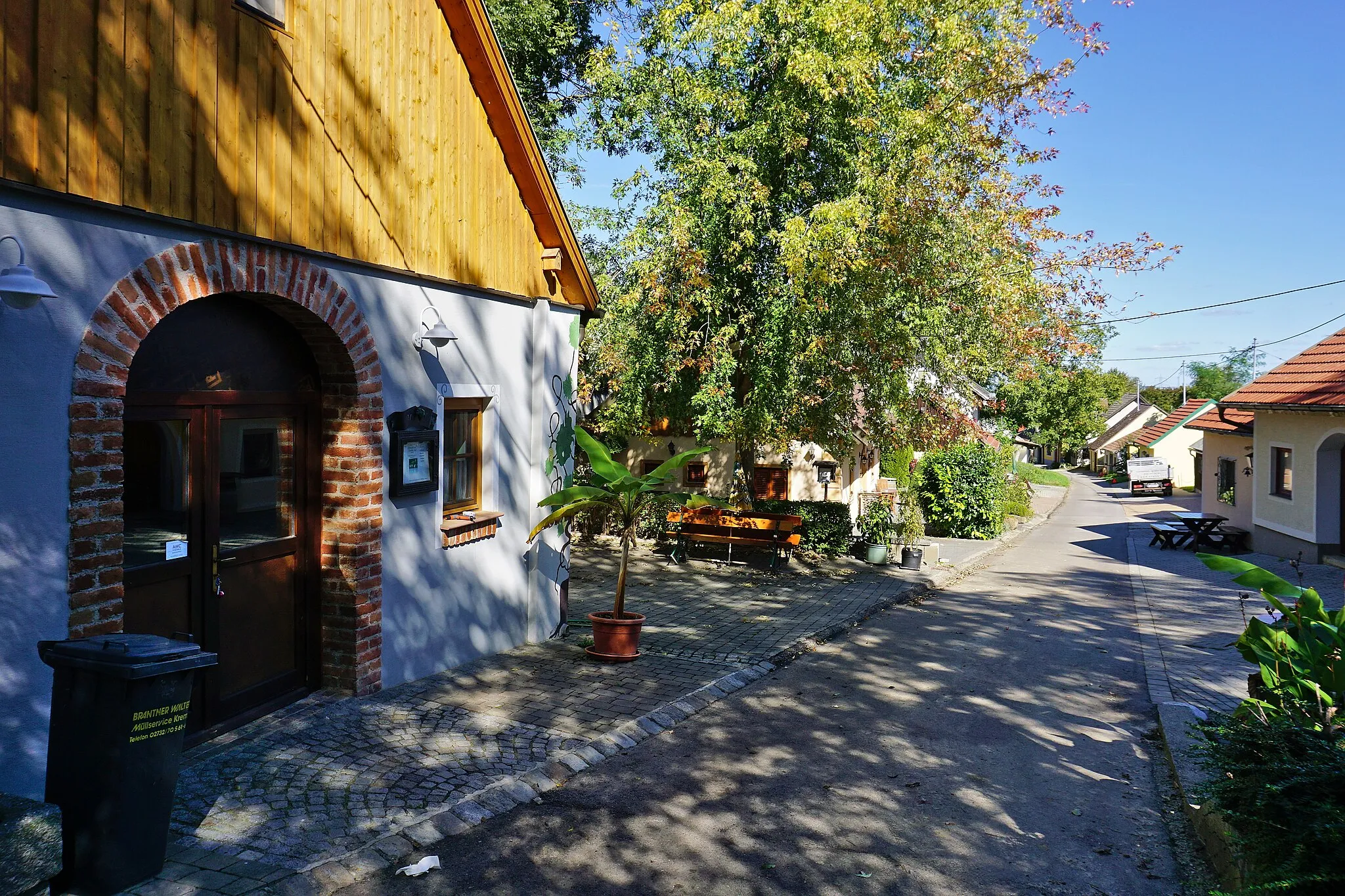 Photo showing: Kellergasse im Tal (Trasdorf)