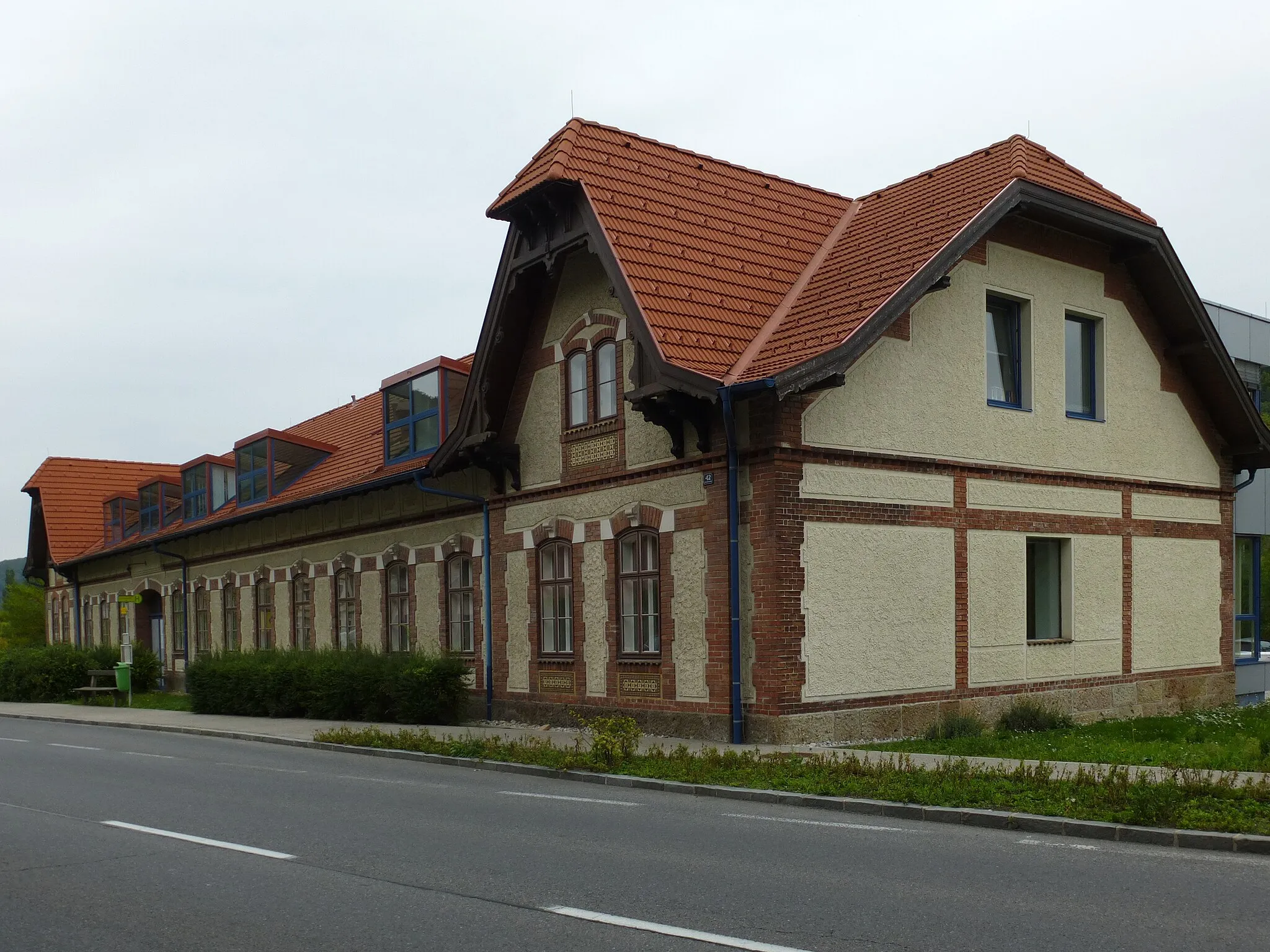 Photo showing: Wohnhaus, Ehem. Bürogebäude der Messingblech- und Drahtfabrik Cornides