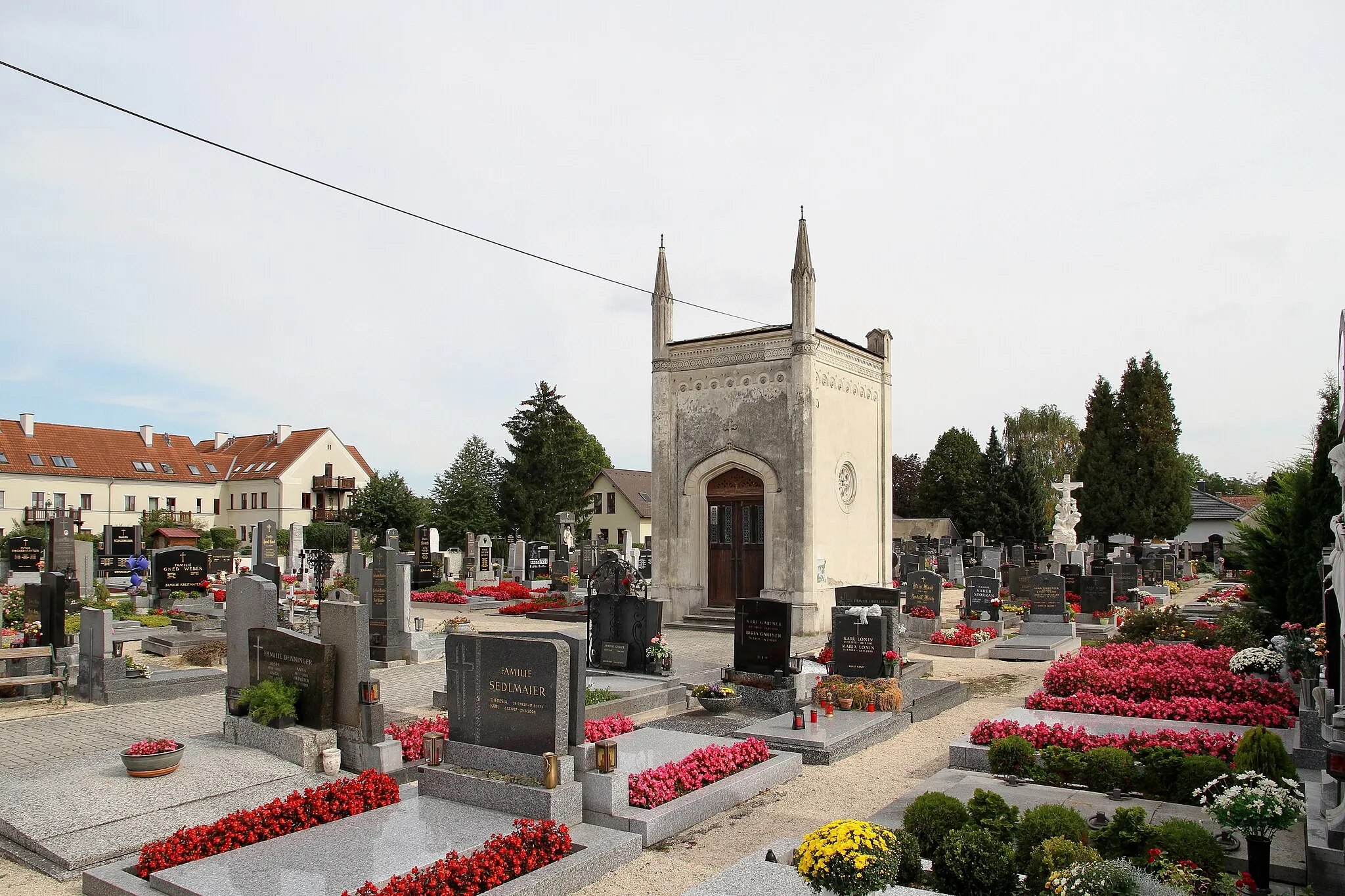 Photo showing: Friedhof in der niederösterreichischen Marktgemeinde Stetteldorf am Wagram.