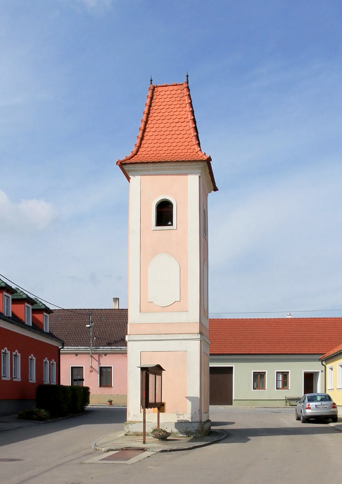 Photo showing: Glockenturm in Eggendorf, ein Ortsteil der niederösterreichischen Marktgemeinde Stetteldorf am Wagram.