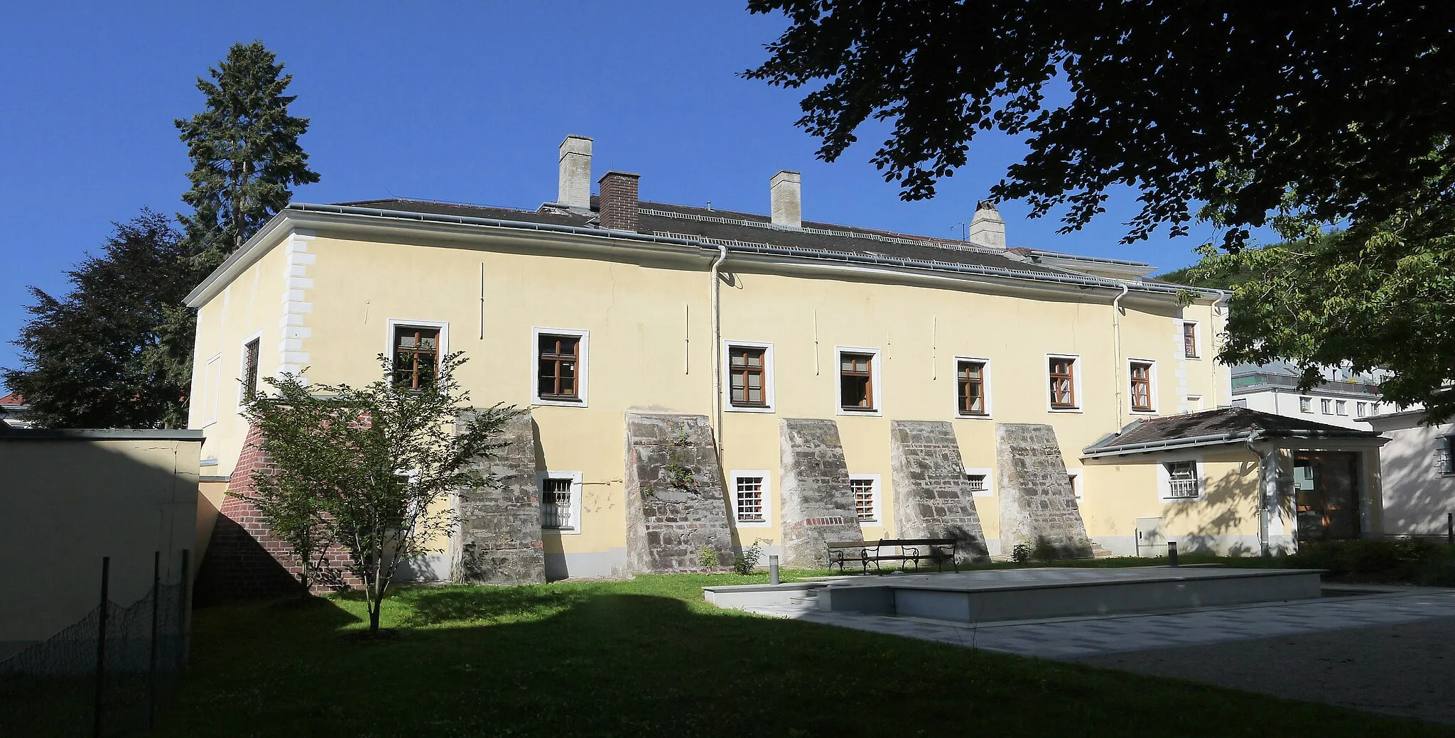 Photo showing: Bezirksgericht, ehem. Schloss Purkersdorf