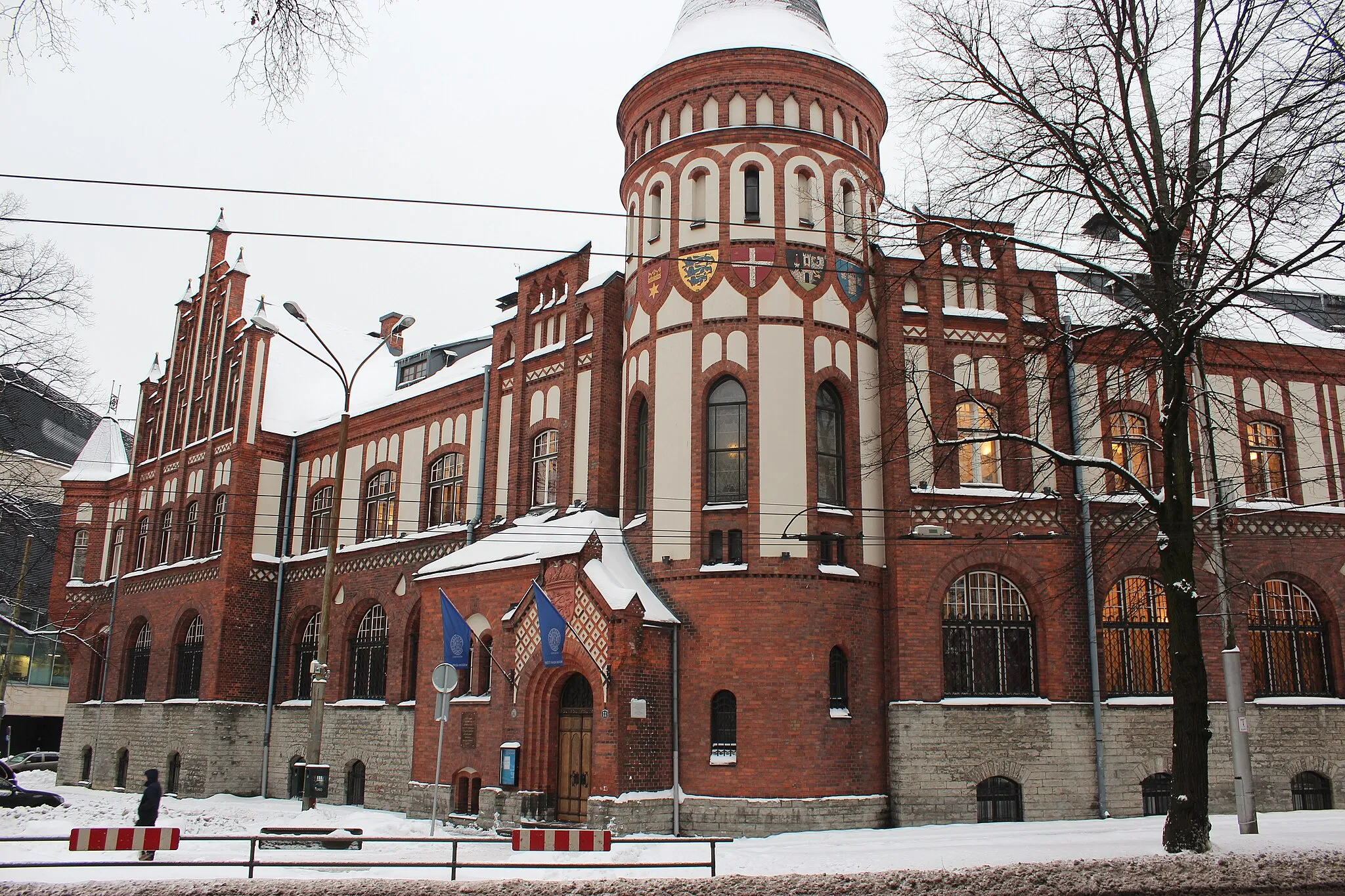 Photo showing: Bank building at Estonia puiestee 11