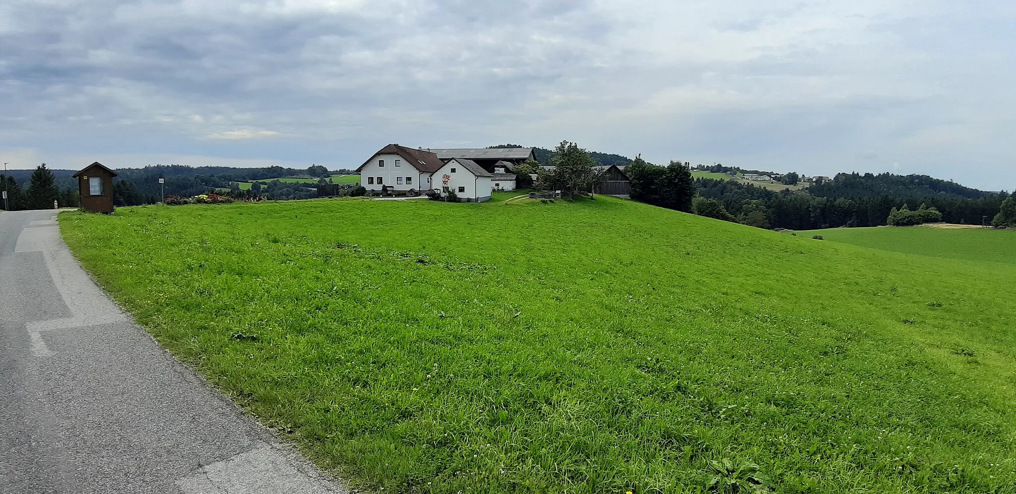 Photo showing: Blick auf Überland, Amt Prettles bei Traunstein