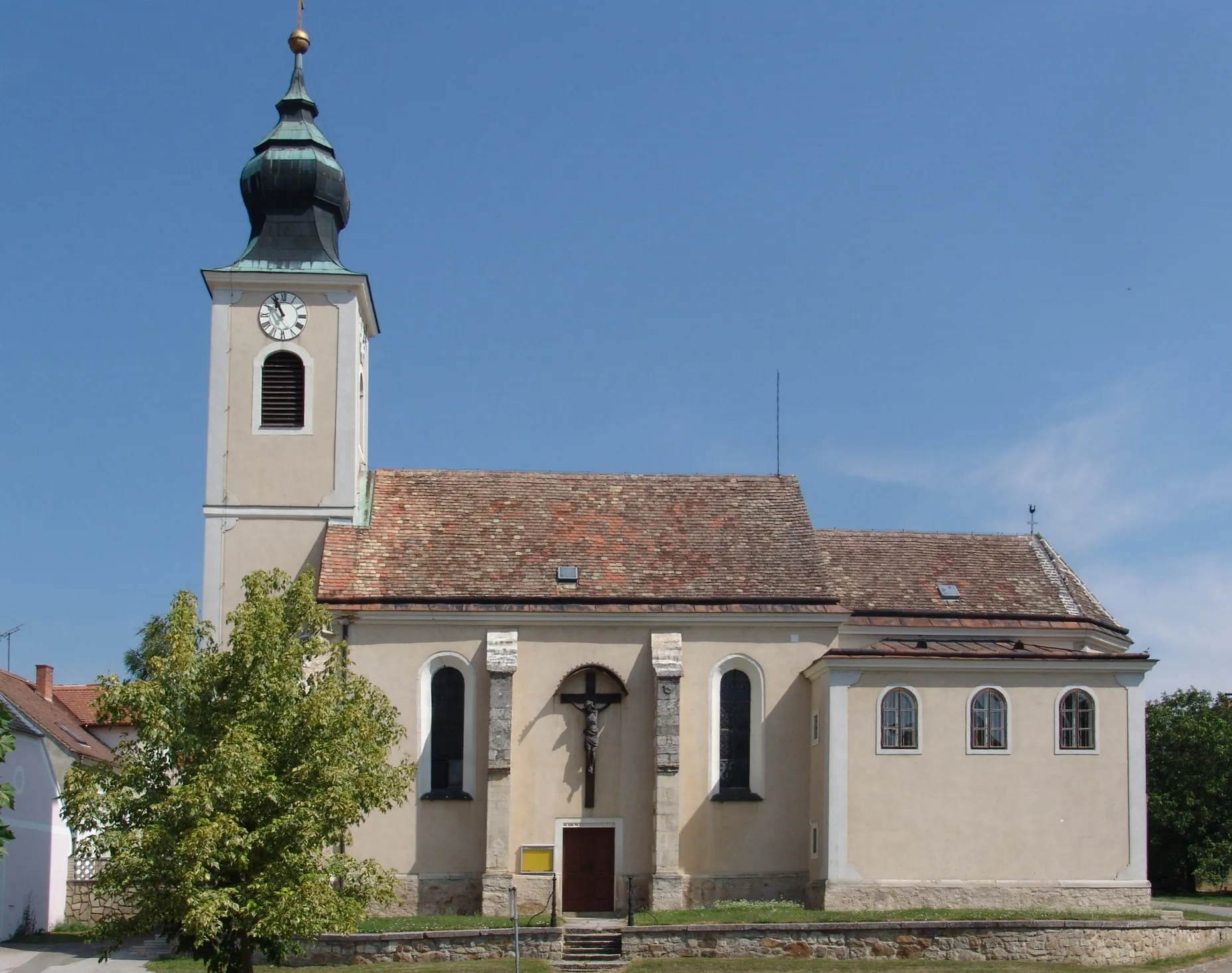 Photo showing: Pfarrkirche hl. Leopold in Niederschleinz, Sitzendorf an der Schmida