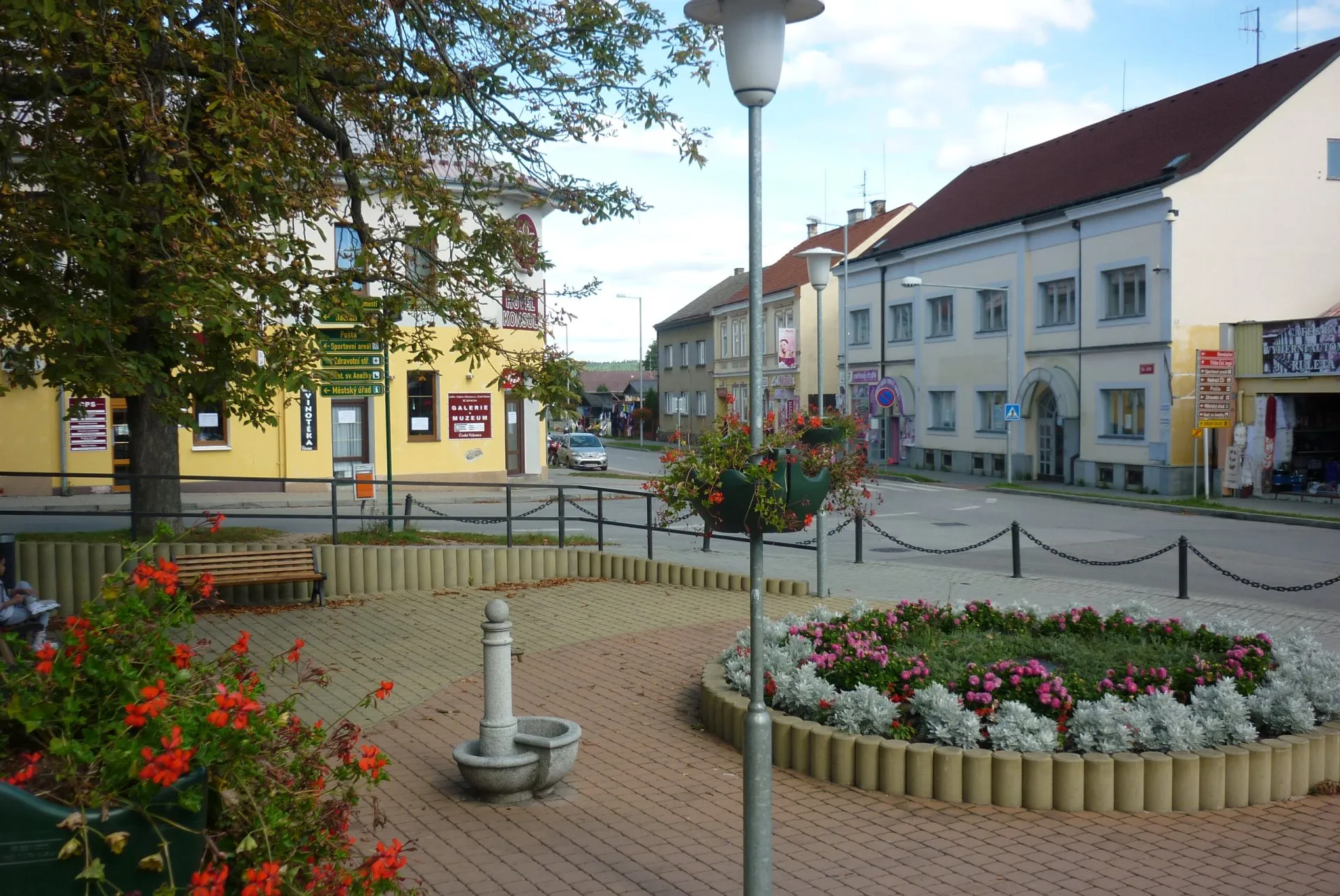 Photo showing: České Velenice, u křižovakty ulic Vitorazská, Revoluční a třídy Čsl. legií.