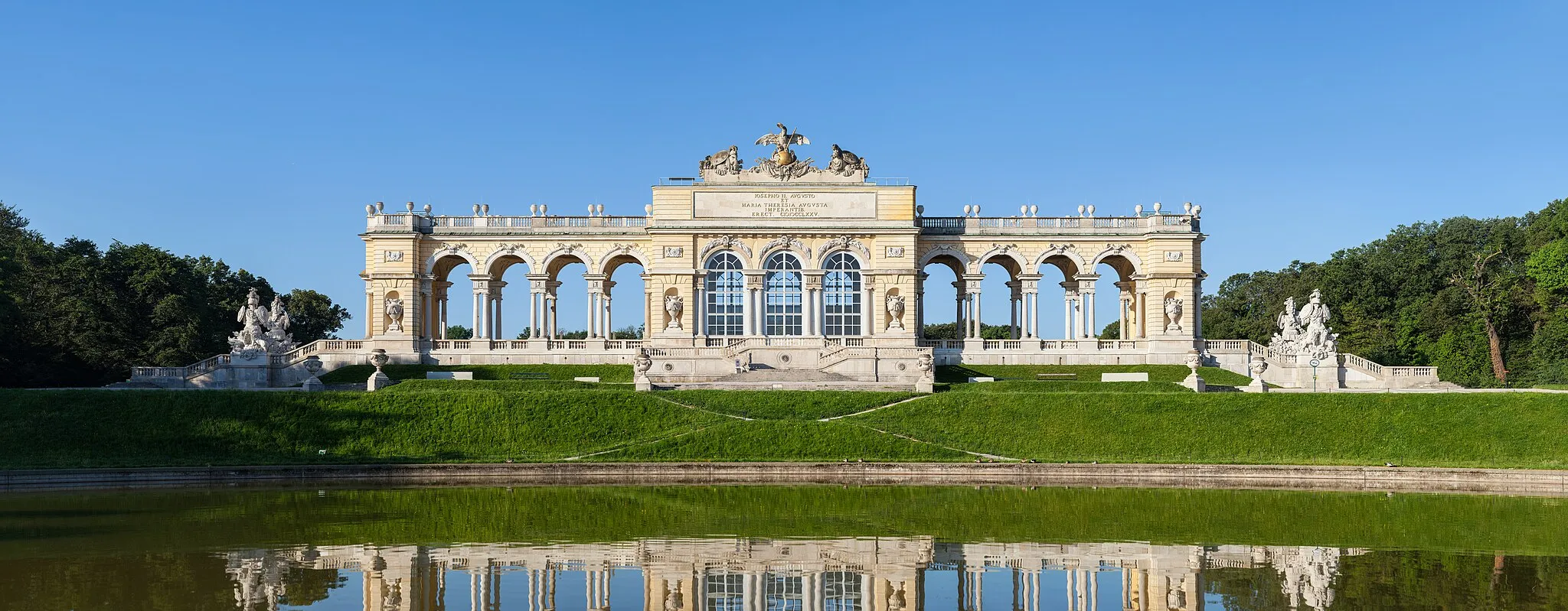 Photo showing: Gloriette in Vienna, Austria