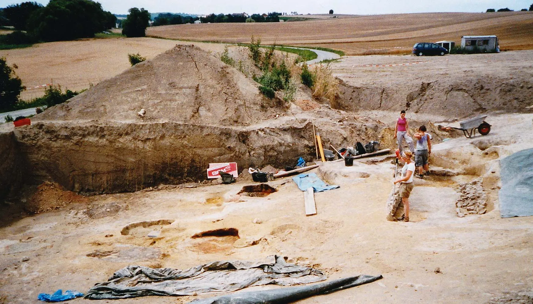 Photo showing: Archäologische Ausgrabungsarbeiten bei Gaweinstal 2005