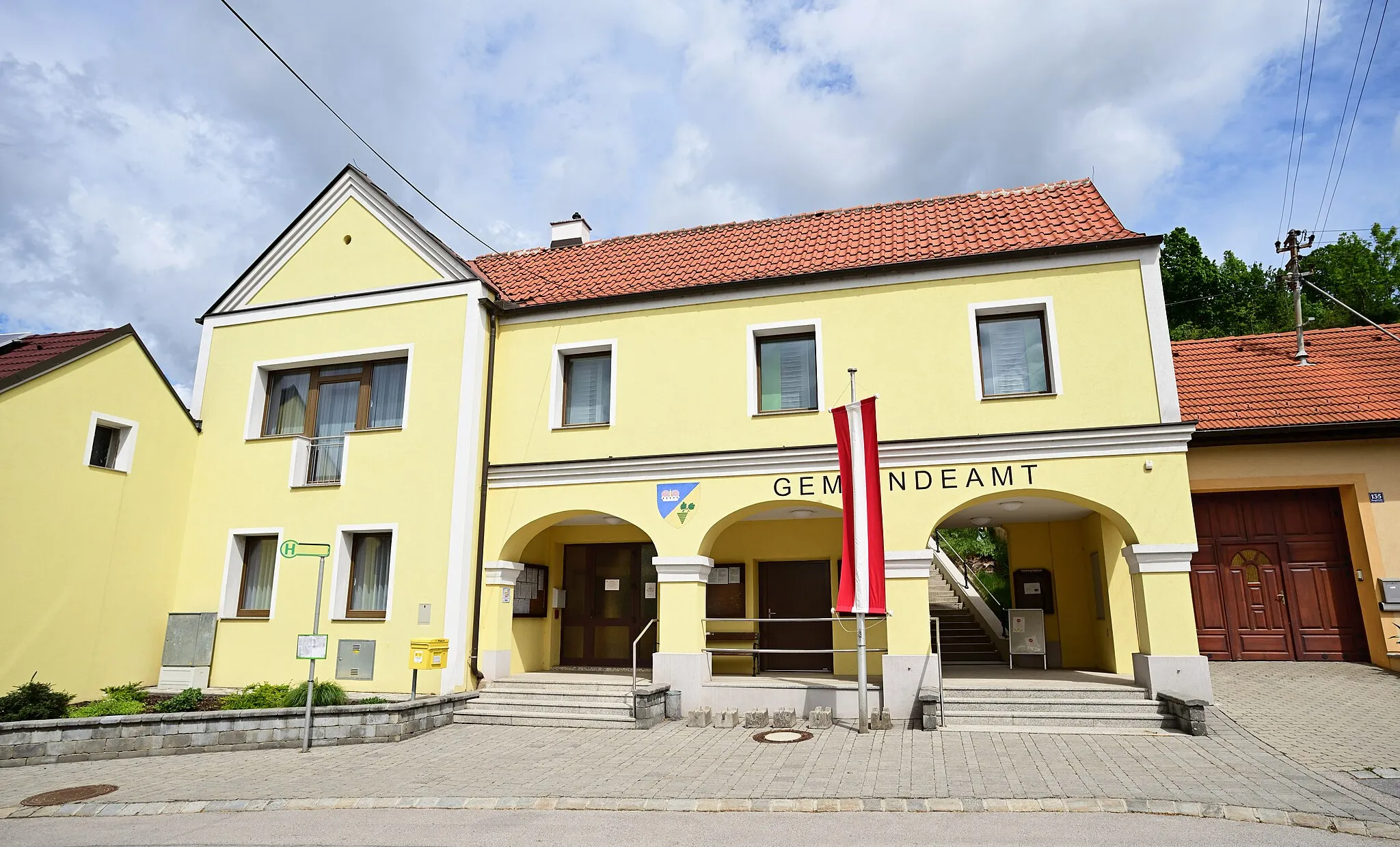 Photo showing: Municipality office at Velm-Götzendorf, Lower Austria, Austria