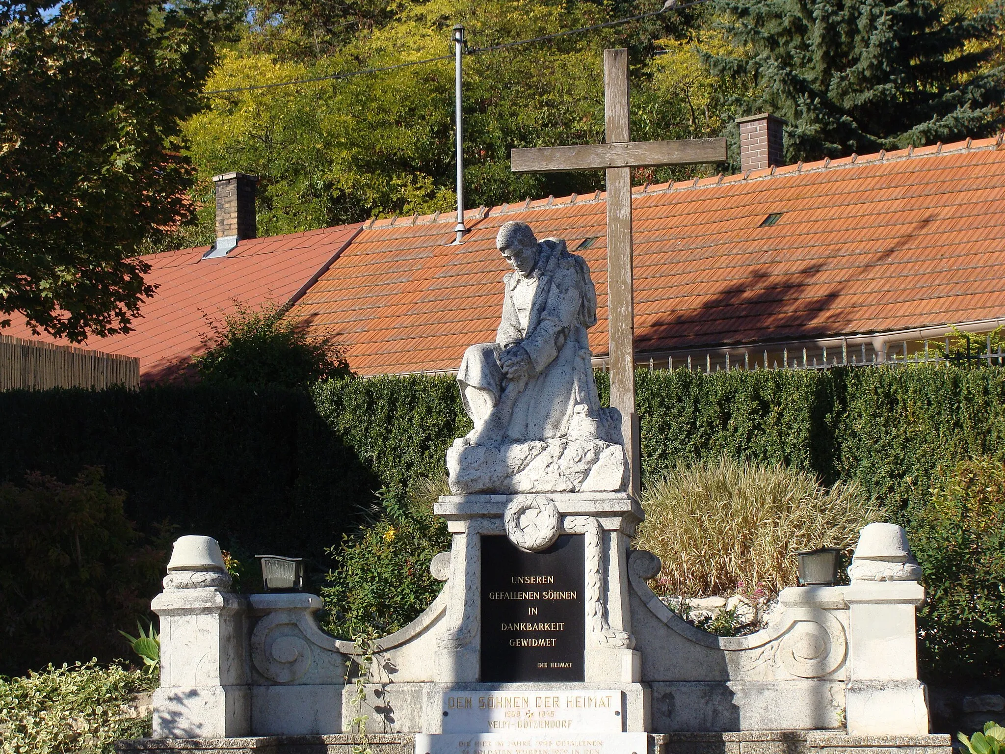 Photo showing: Kriegerdenkmal