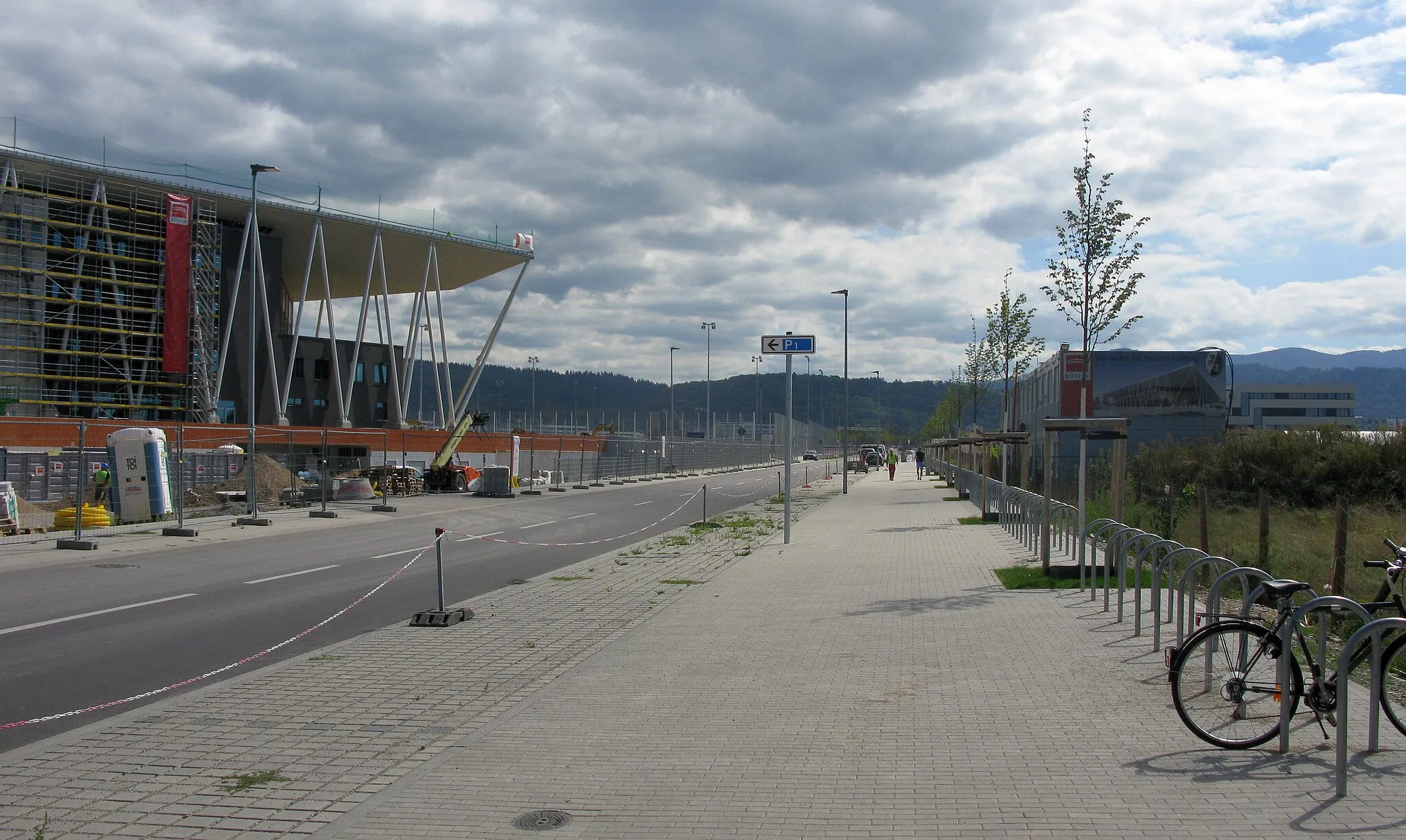 Photo showing: Neubau eines Fußballstadions für den Sportclub Freiburg mit Achim-Stocker-Straße