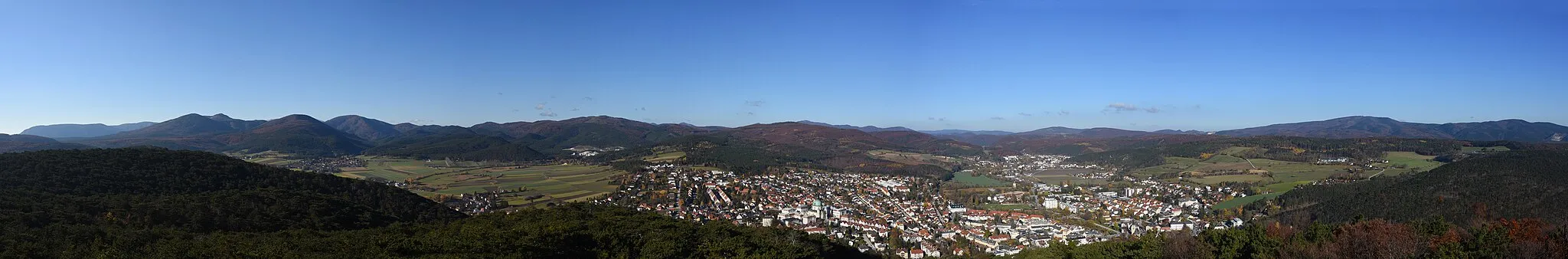 Photo showing: Blick vom Guglzipf in Richtung Westen auf Berndorf