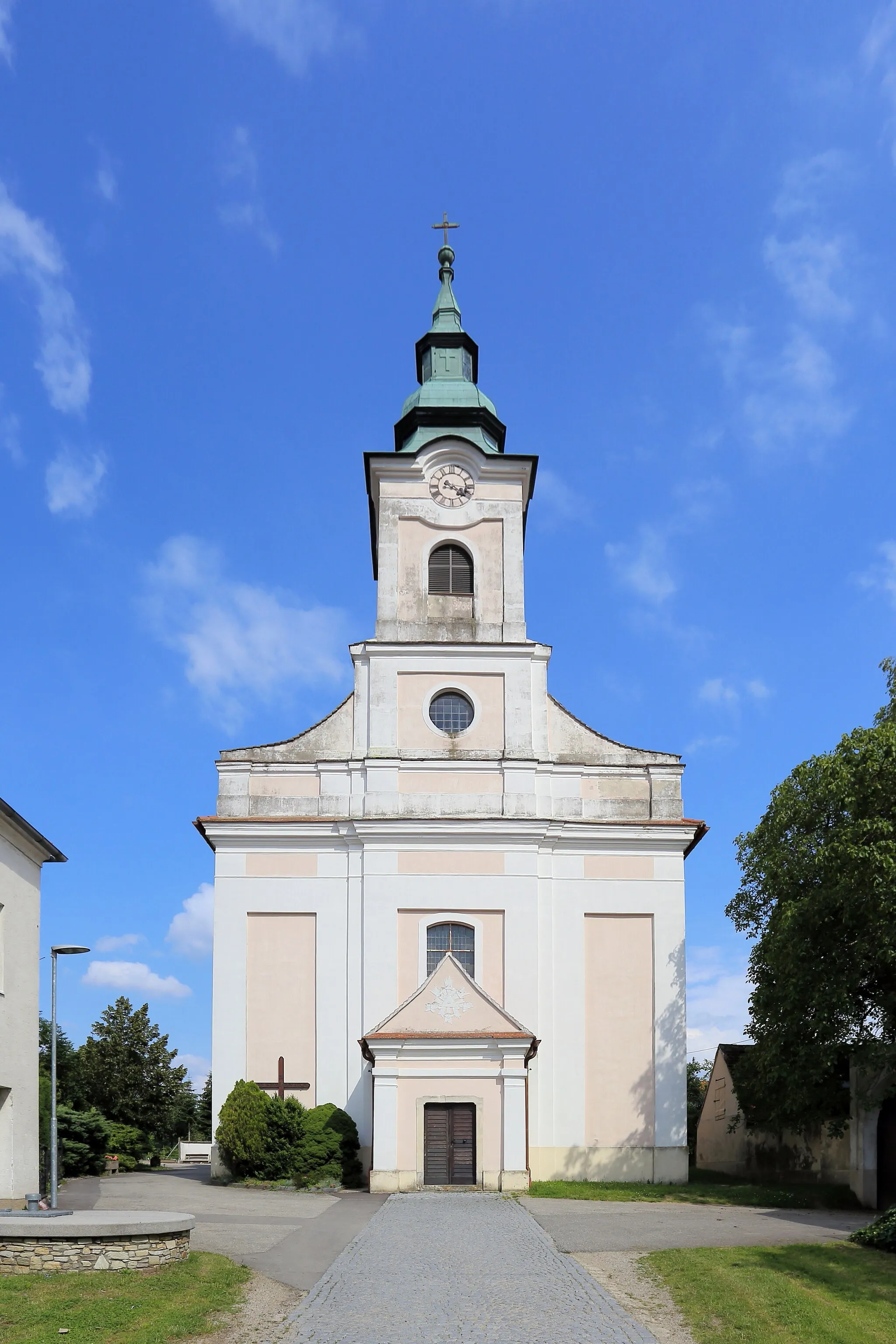 Photo showing: Katholische Pfarrkirche hl. Josef in Tautendorf, ein Ortsteil der niederösterreichischen Marktgemeinde Gars am Kamp.