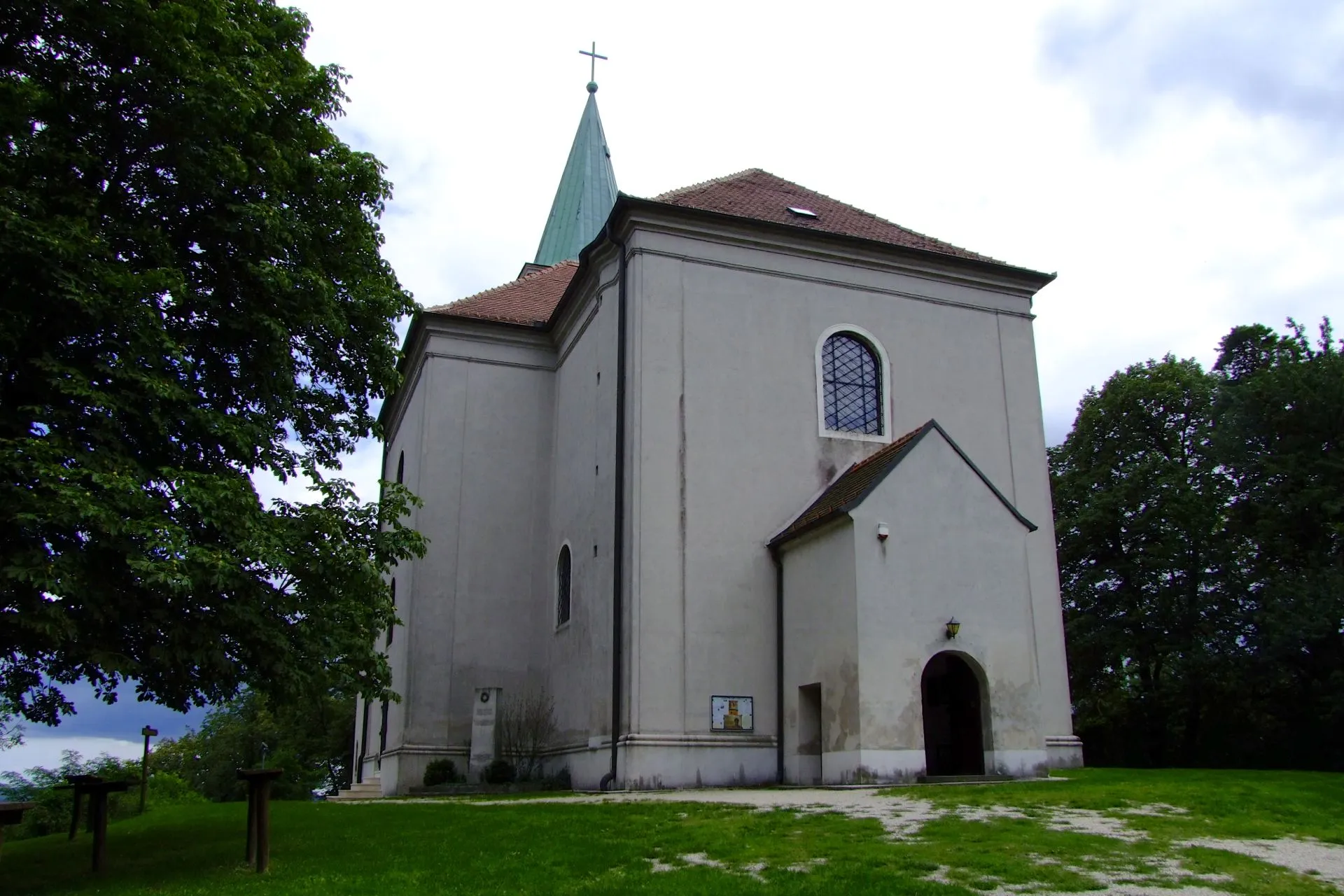 Photo showing: Kath. Pfarrkirche Allerheiligste Dreifaltigkeit