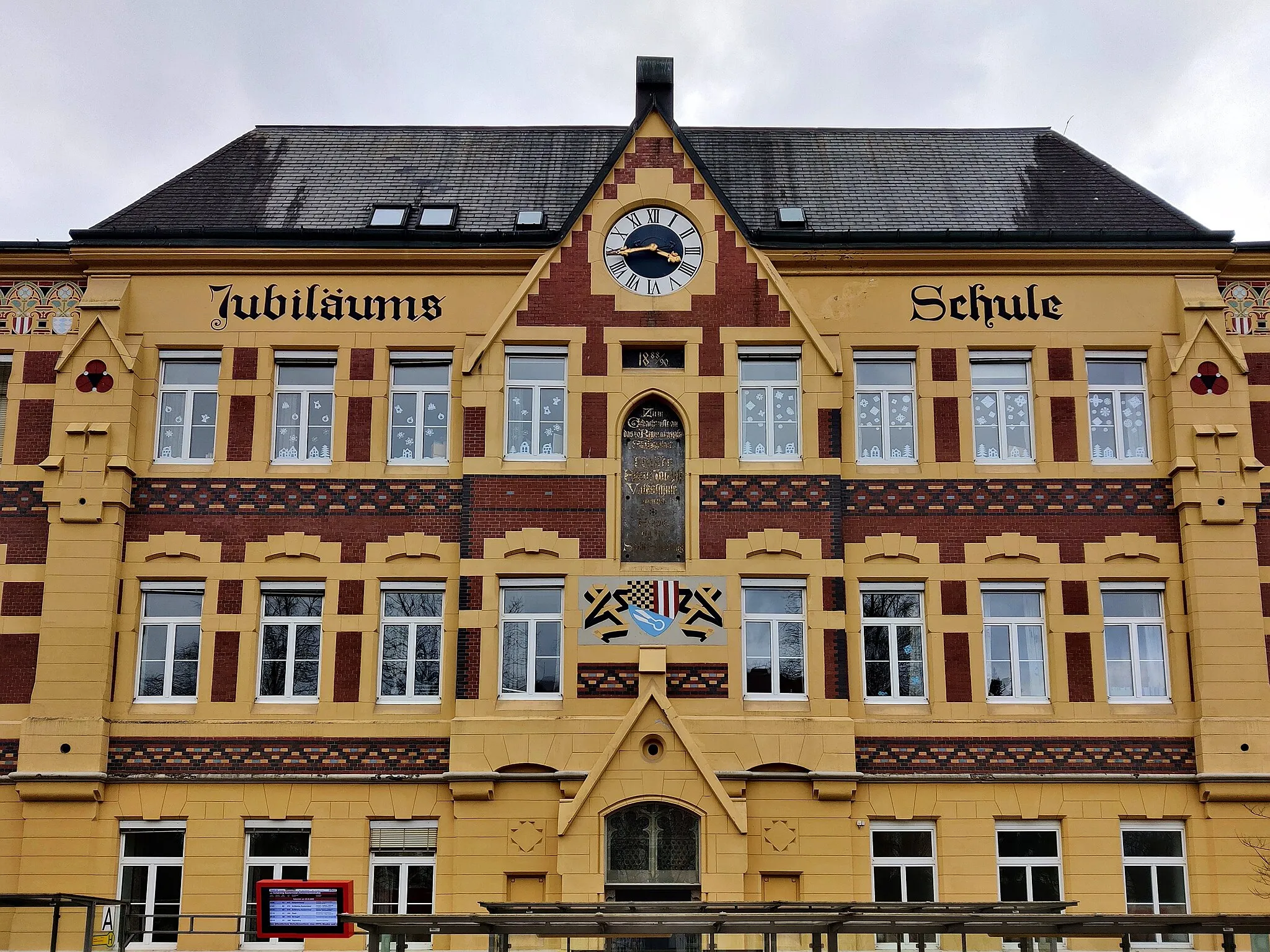 Photo showing: Alte Volksschule/Volksschule 2