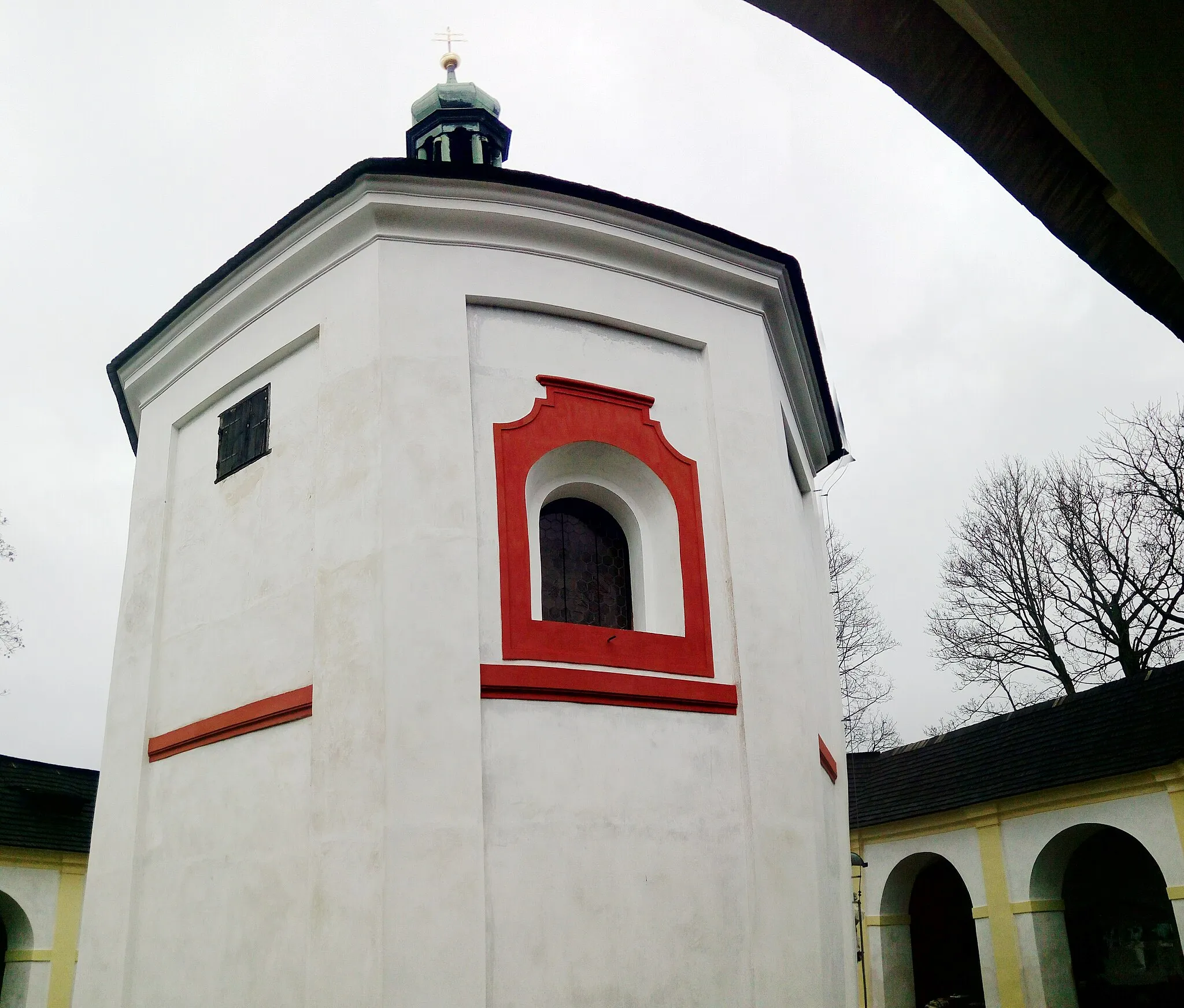 Photo showing: Chapel of the Exaltation of the Holy Cross in the town of Český Krumlov, South Bohemian Region, Czech Republic
