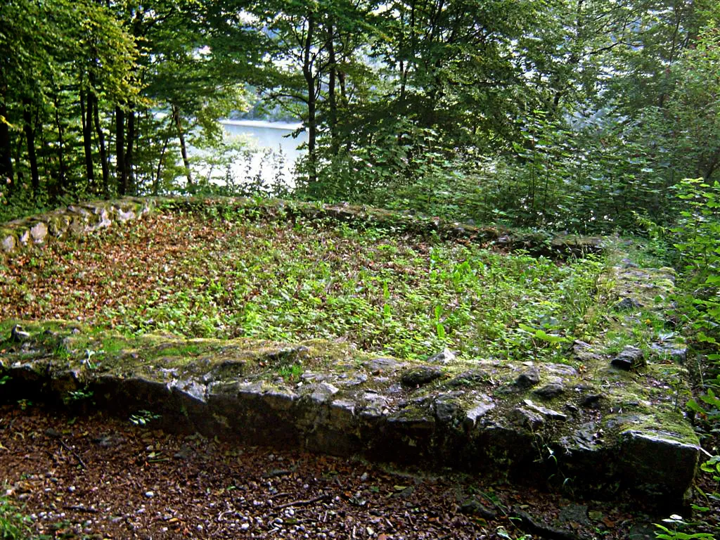 Photo showing: Remains of a roman watchtower of the Danube limes in Kürnberger Wald, Upper Austria