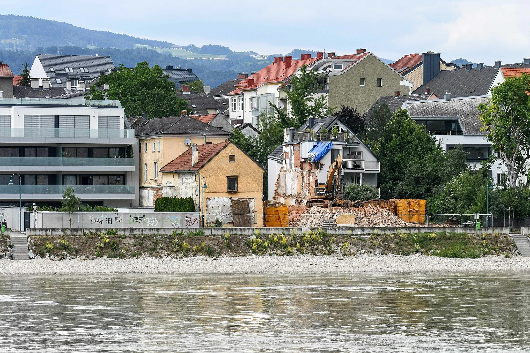 Photo showing: Linz - Alturfahr: Demolition of building Ottensheimerstrasse 35a